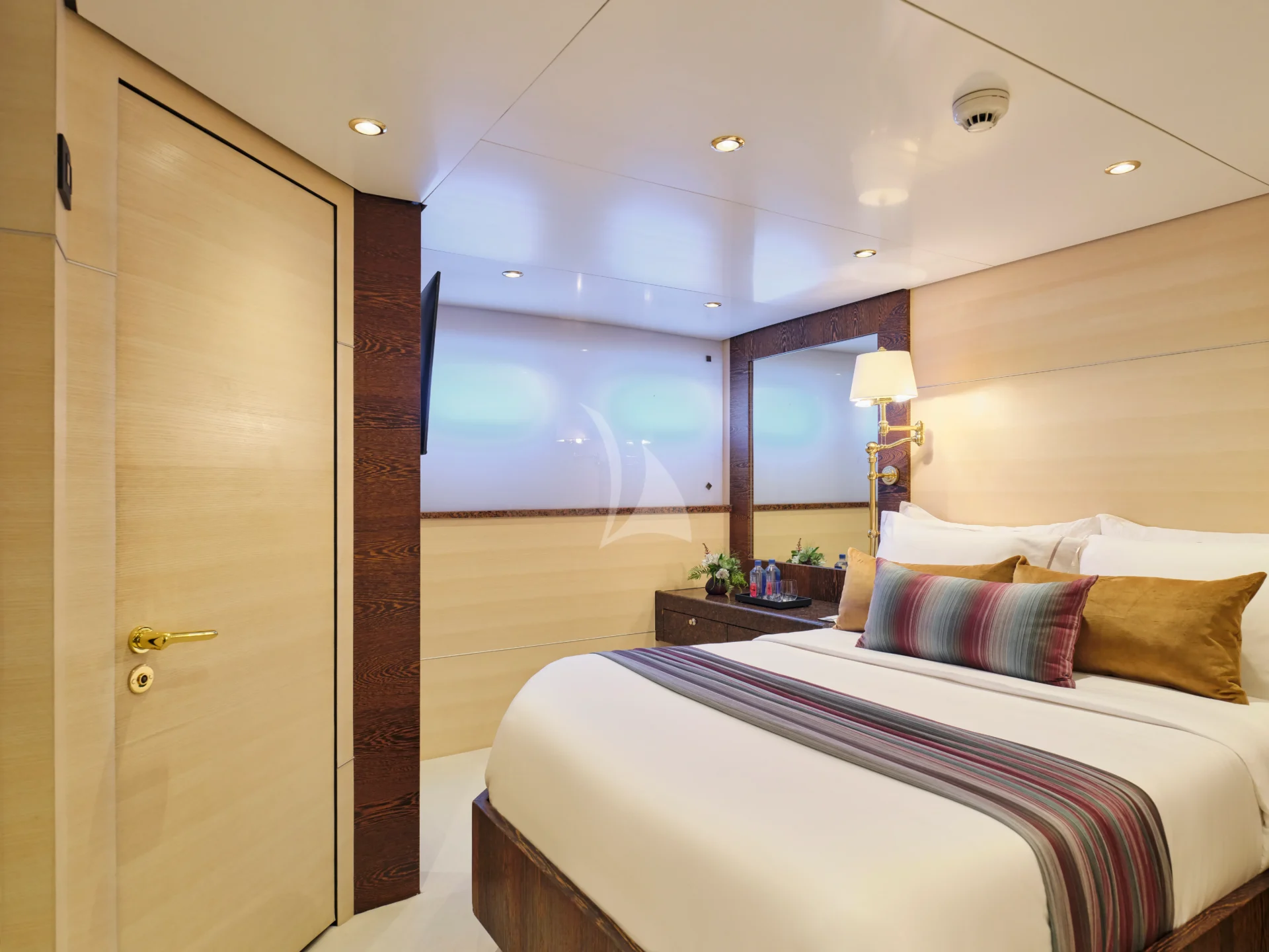 HIGHLANDER Charter Yacht