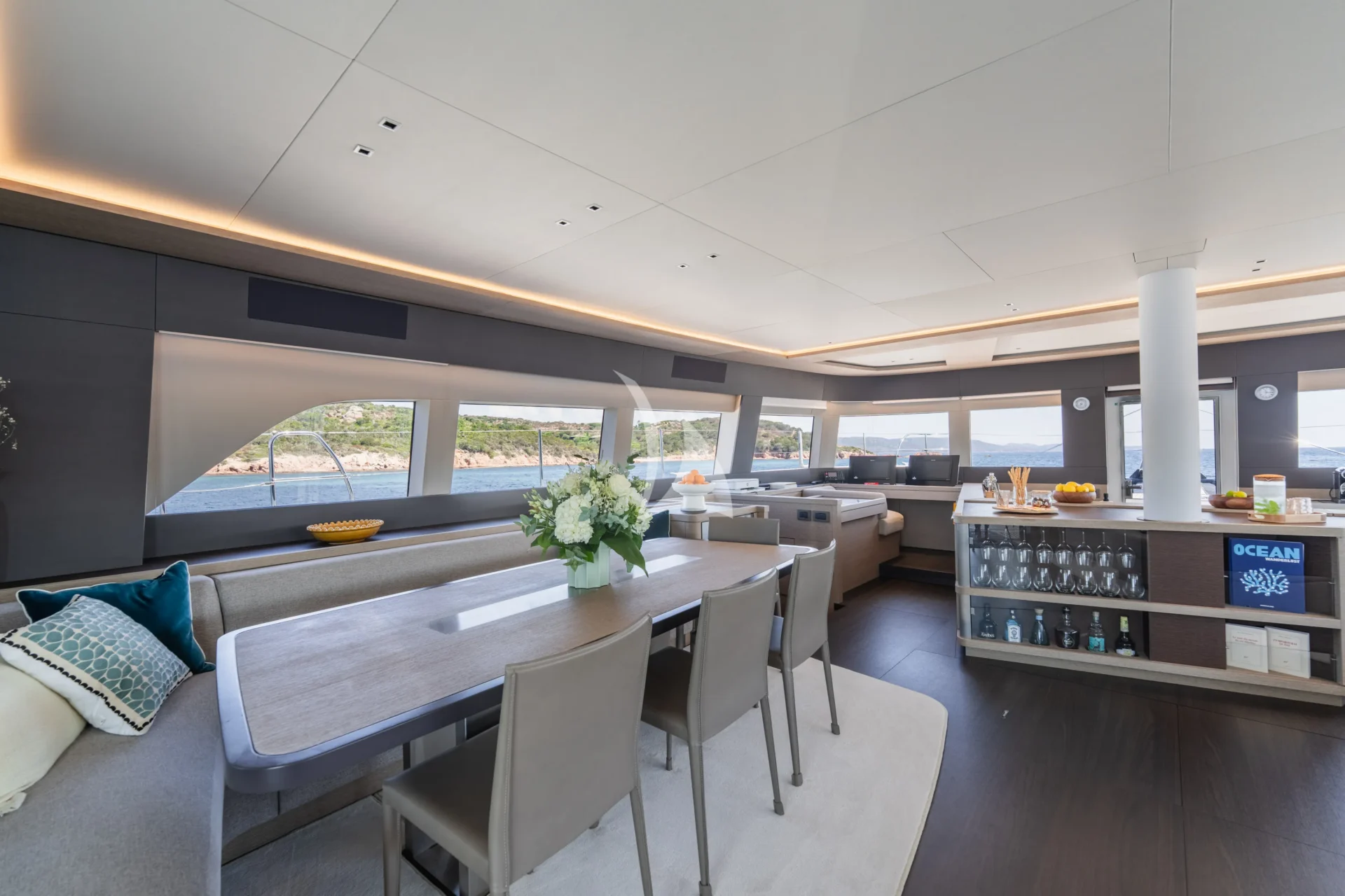 LA DESIRADE Charter Yacht