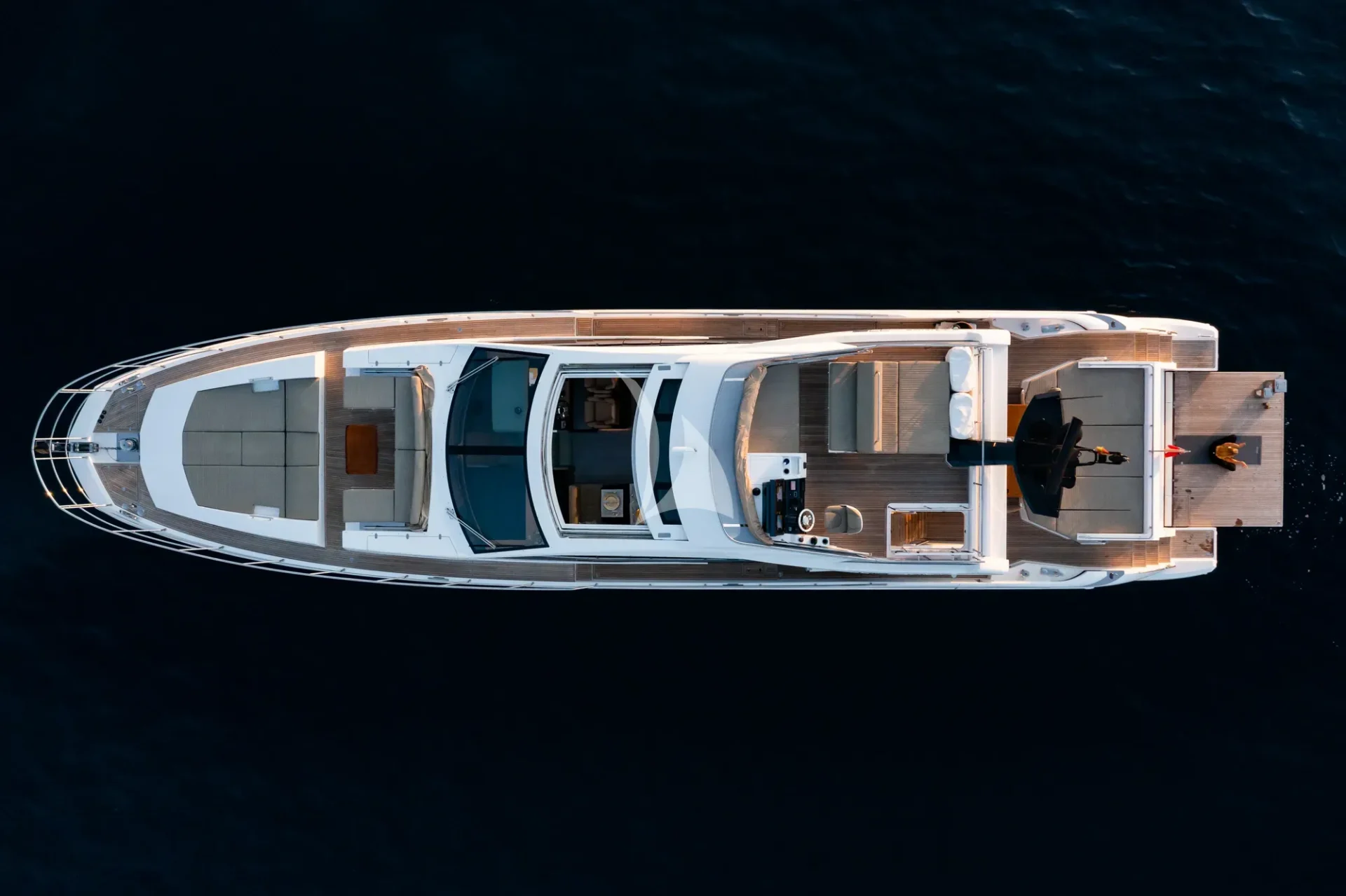 KOMODO Charter Yacht