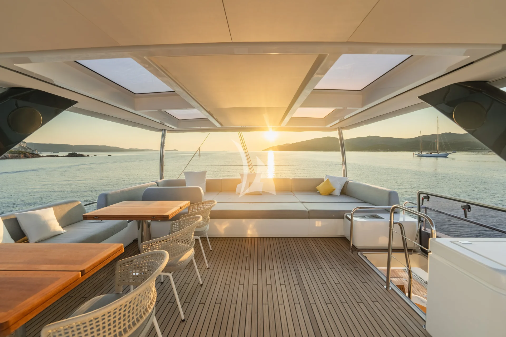 LA DESIRADE Charter Yacht