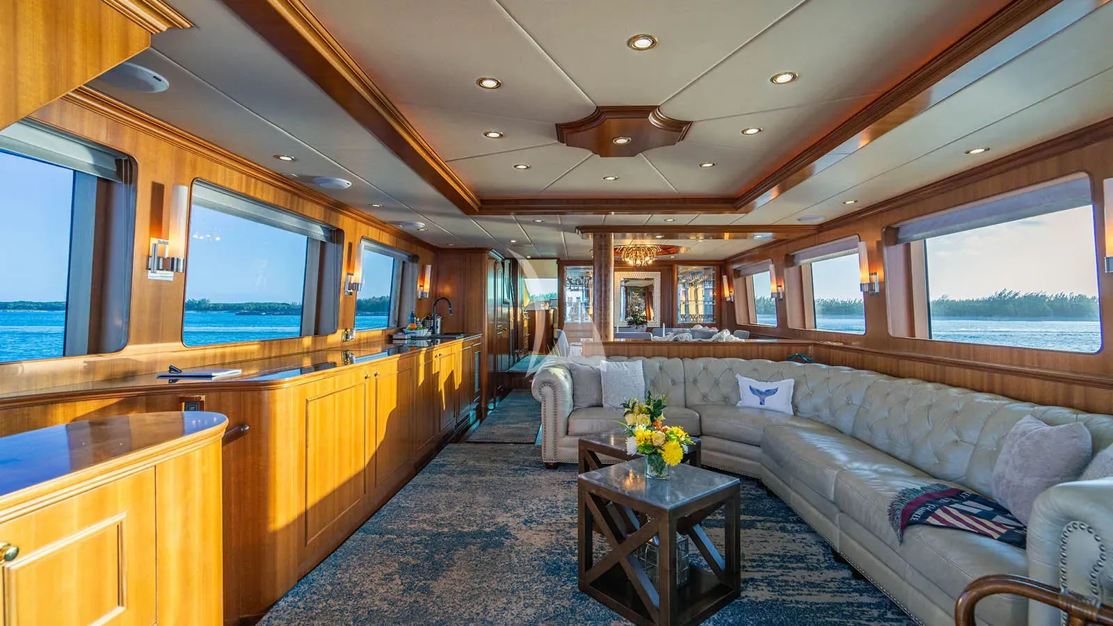 LEXINGTON Charter Yacht