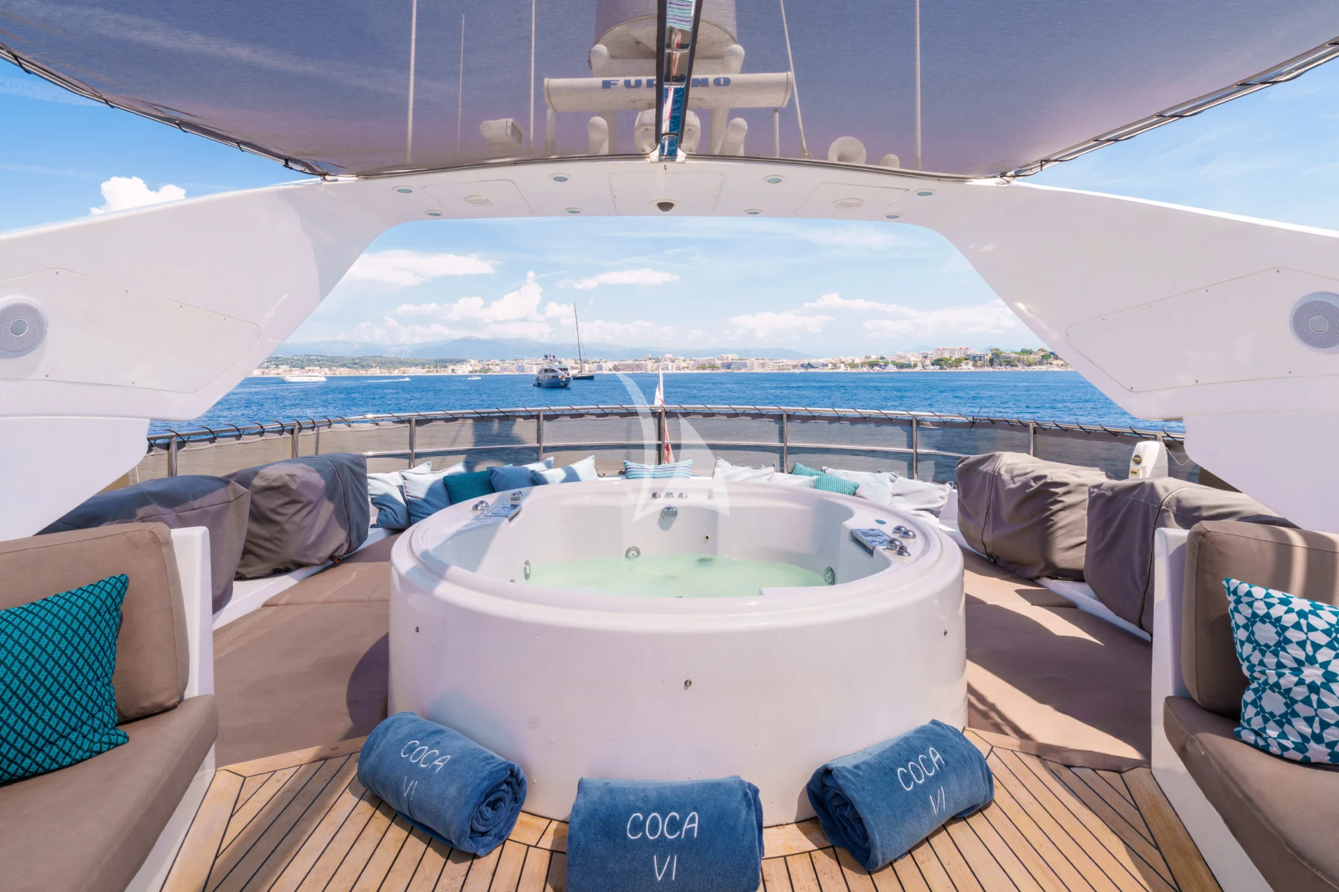 COCA VI Charter Yacht