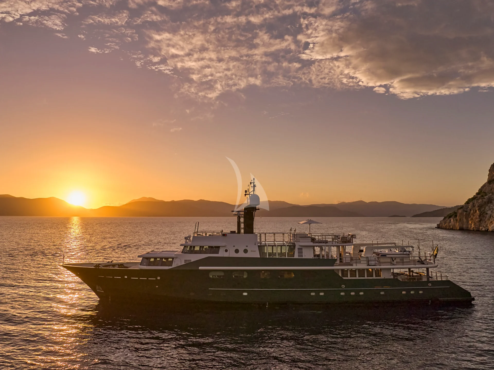HIGHLANDER Charter Yacht