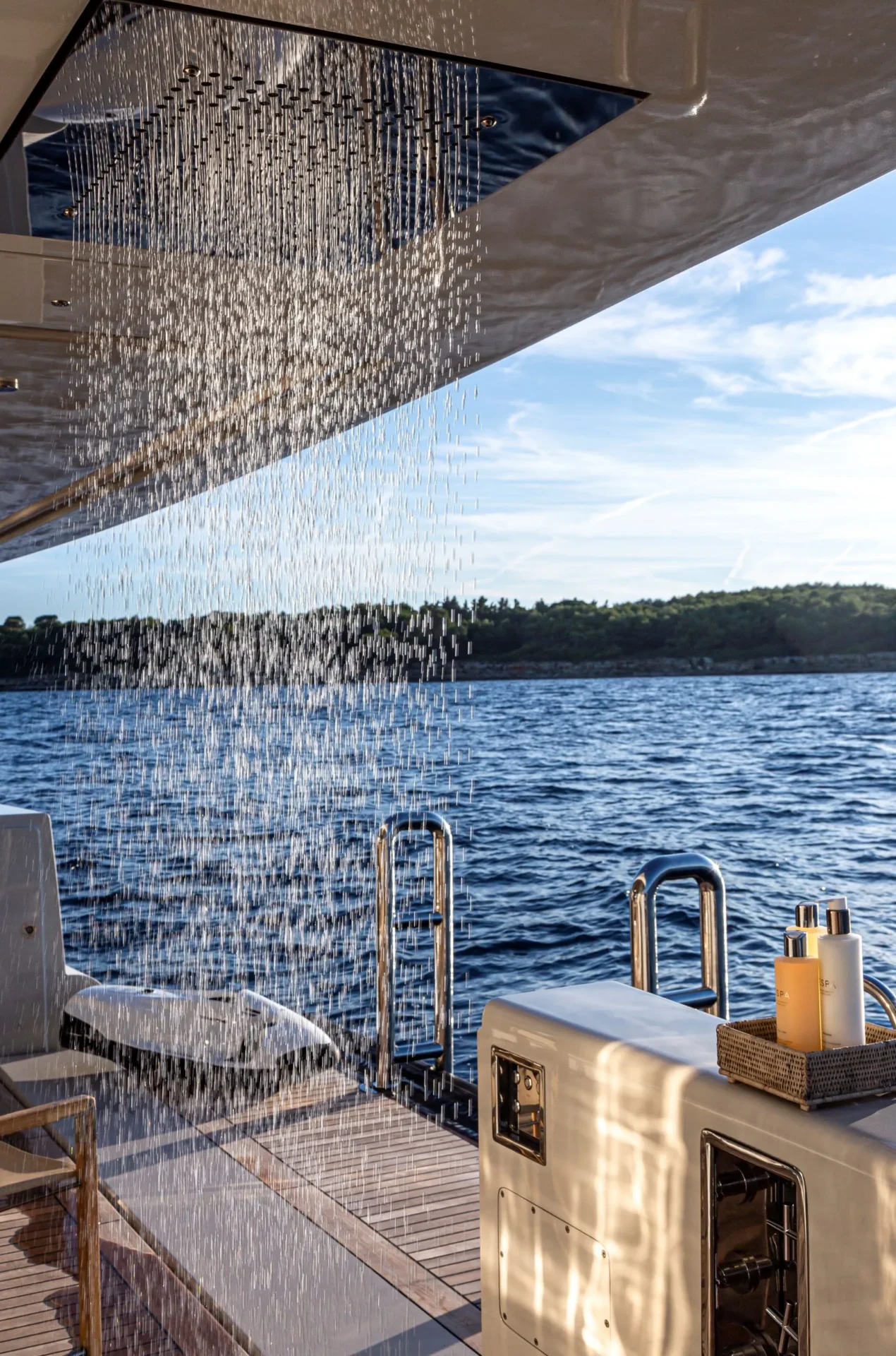 MARAYA Charter Yacht
