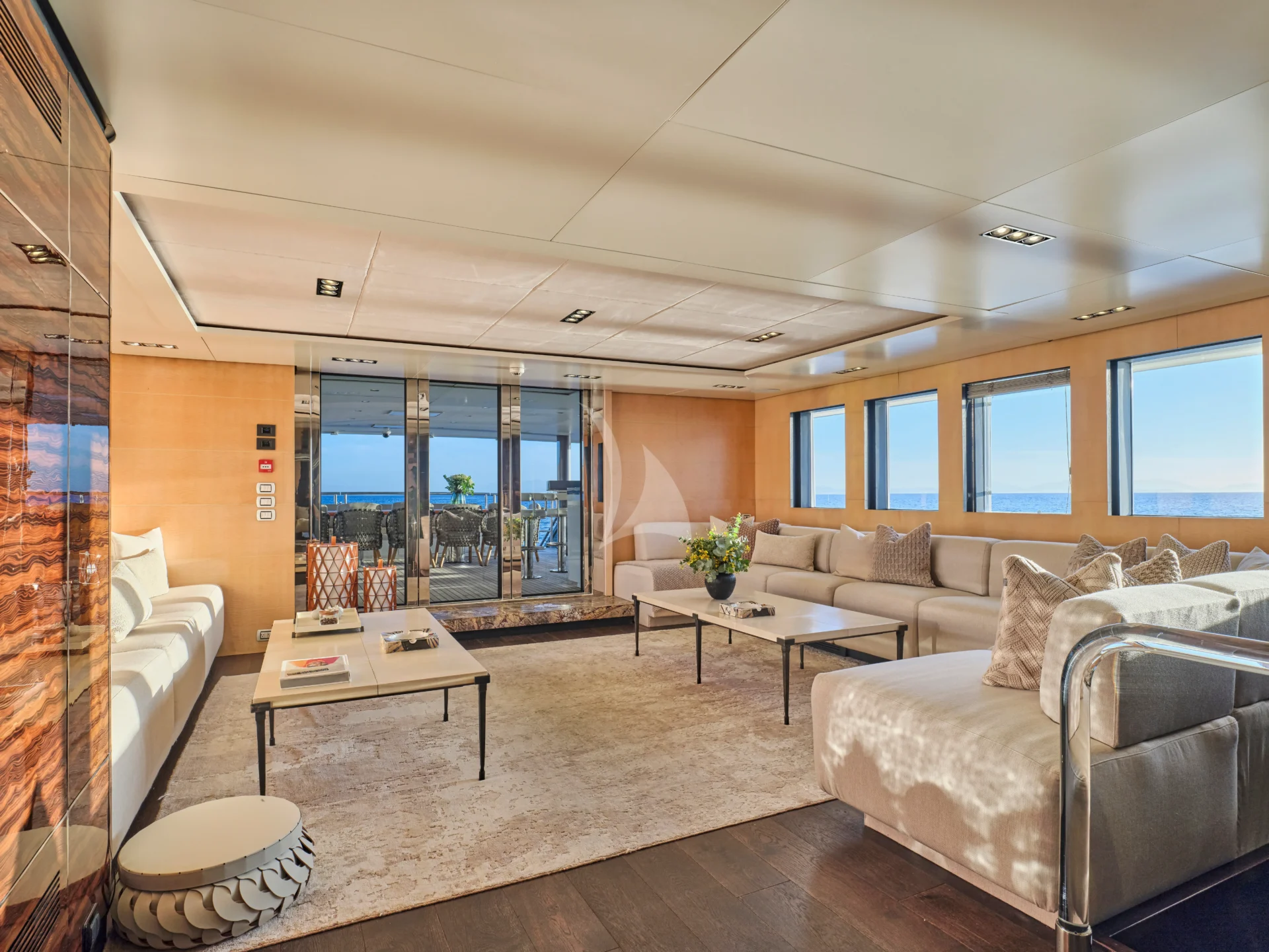 HIGHLANDER Charter Yacht