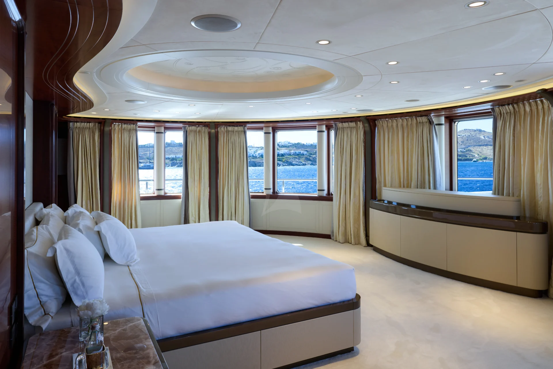 AMARYLLIS Charter Yacht
