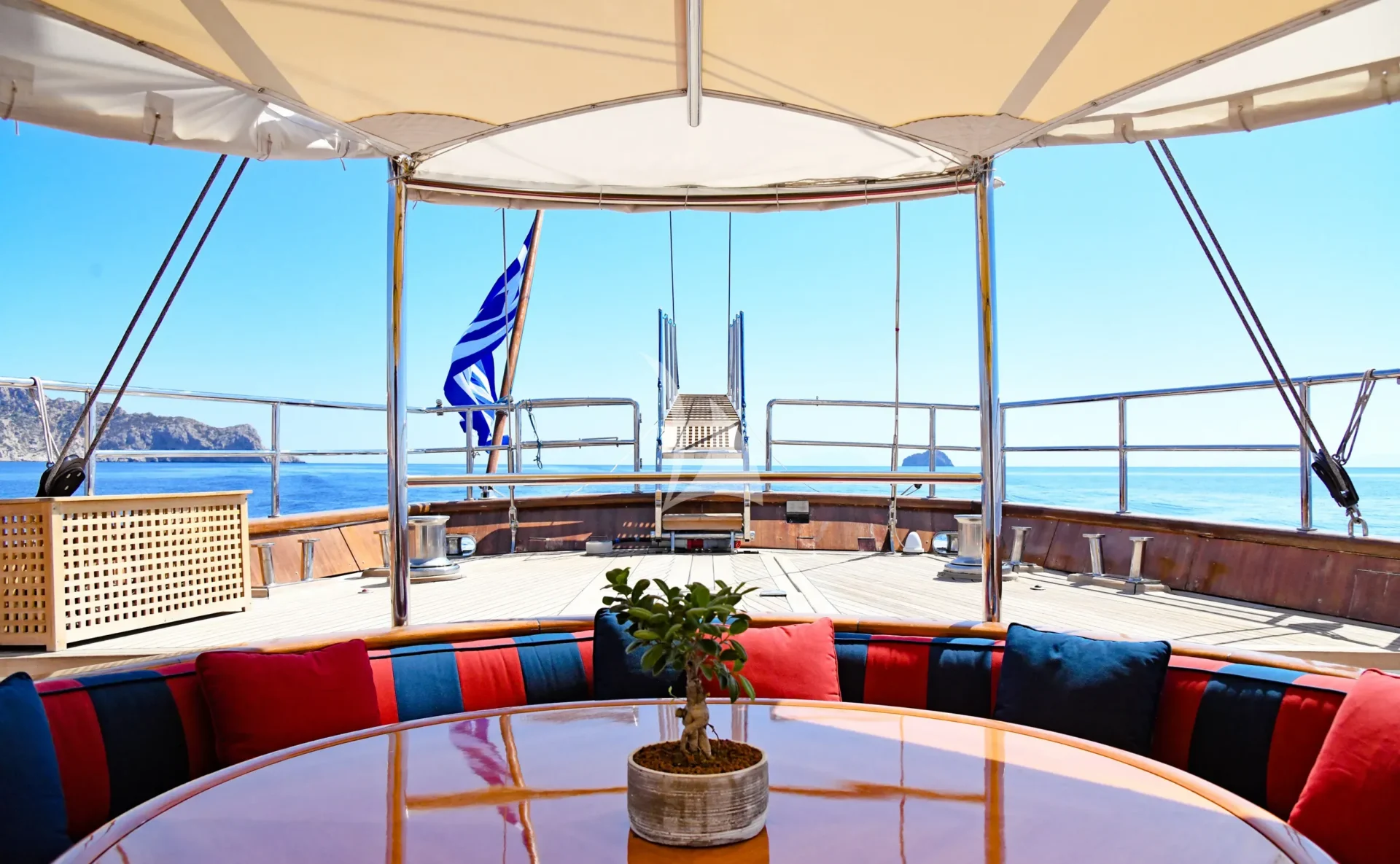 Tamarita Charter Yacht