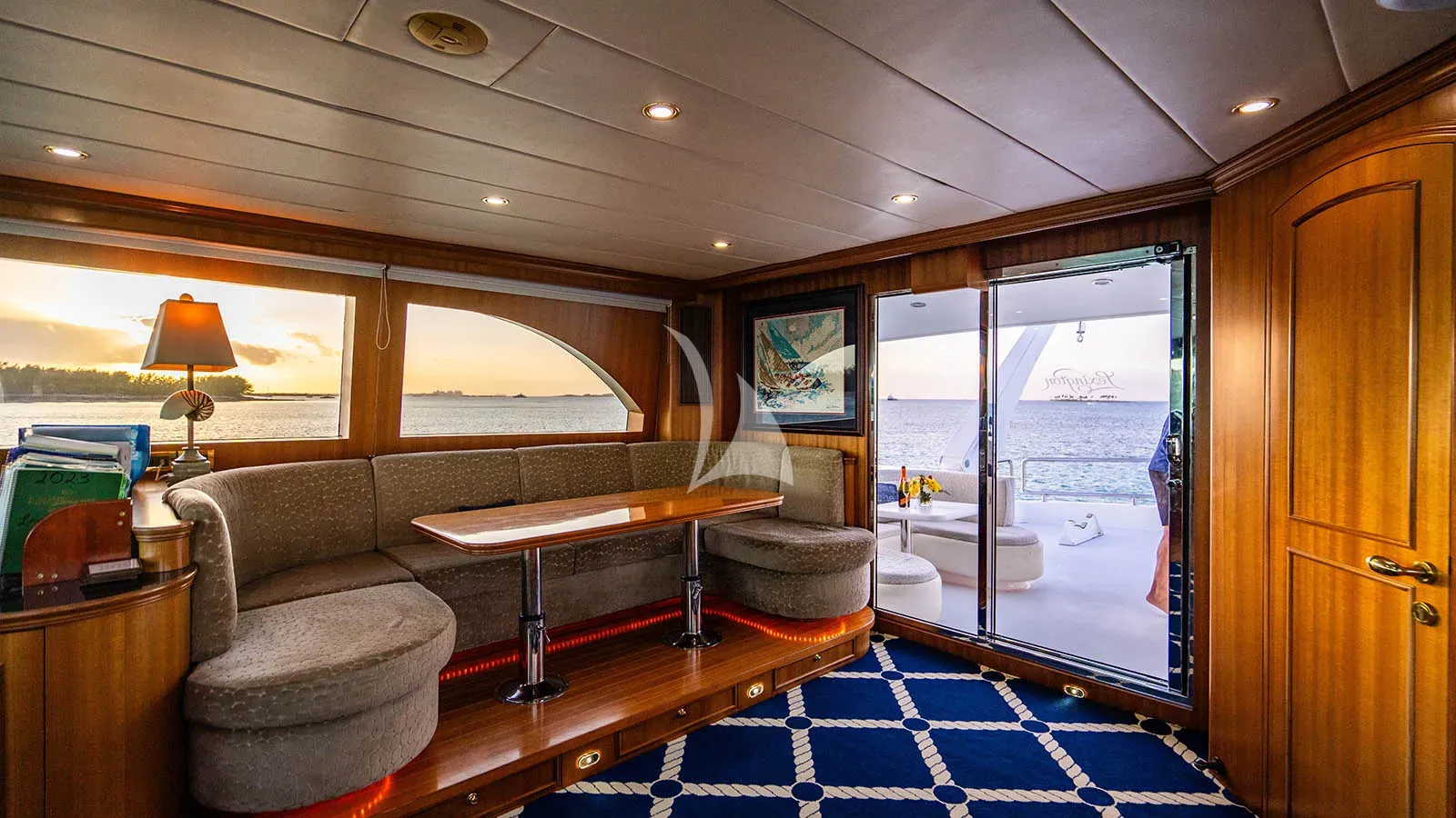 LEXINGTON Charter Yacht