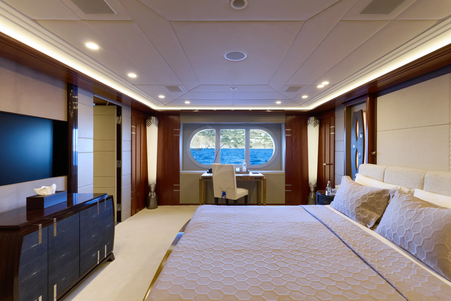 AMARYLLIS Charter Yacht