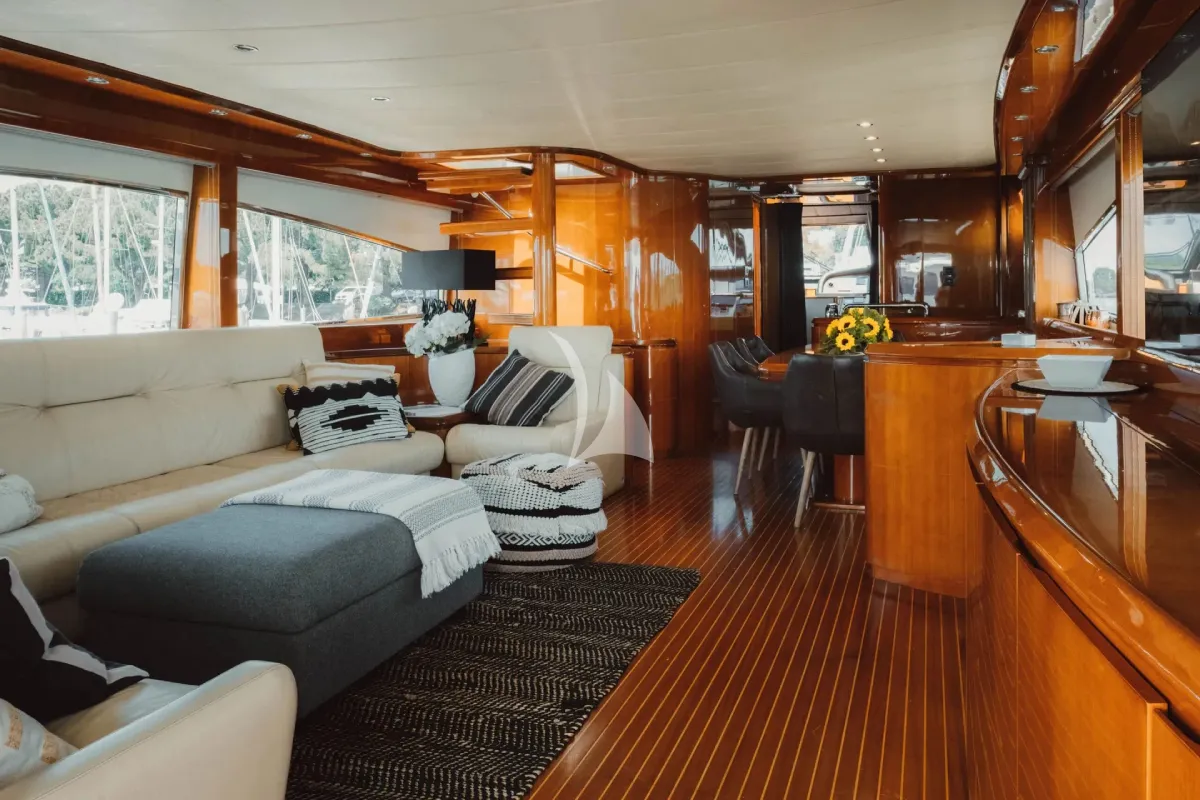 MAGIC SIX Charter Yacht