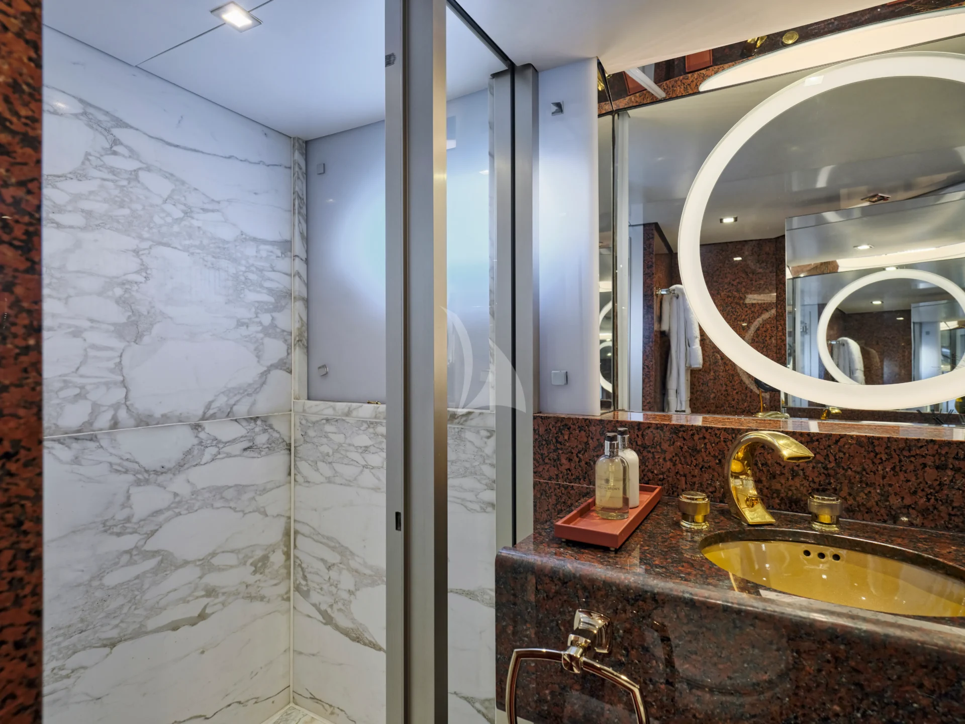 HIGHLANDER Charter Yacht
