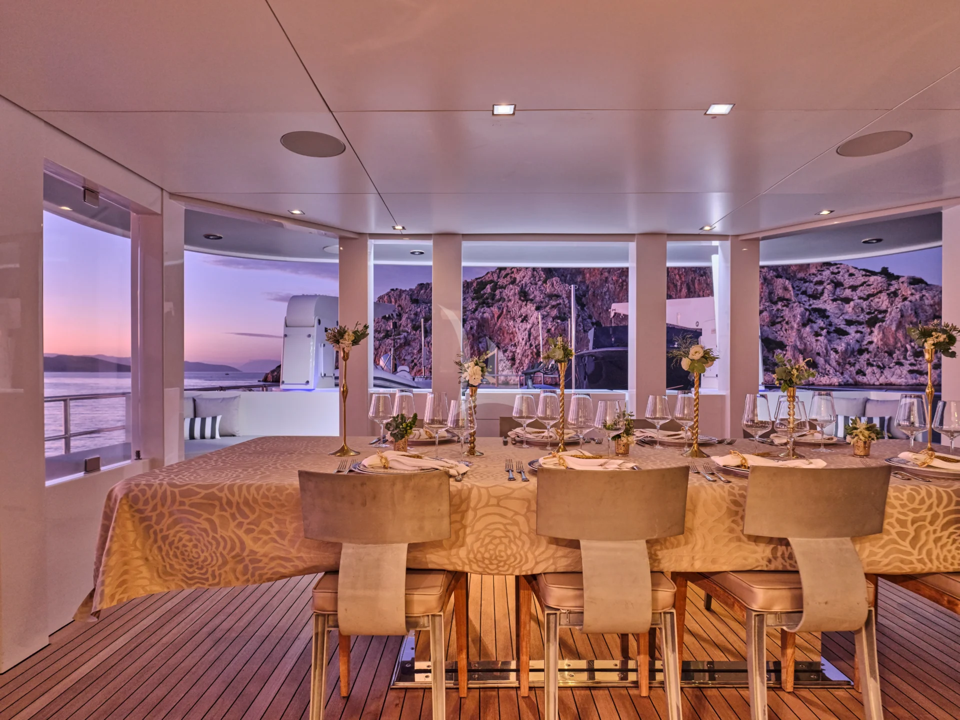 HIGHLANDER Charter Yacht