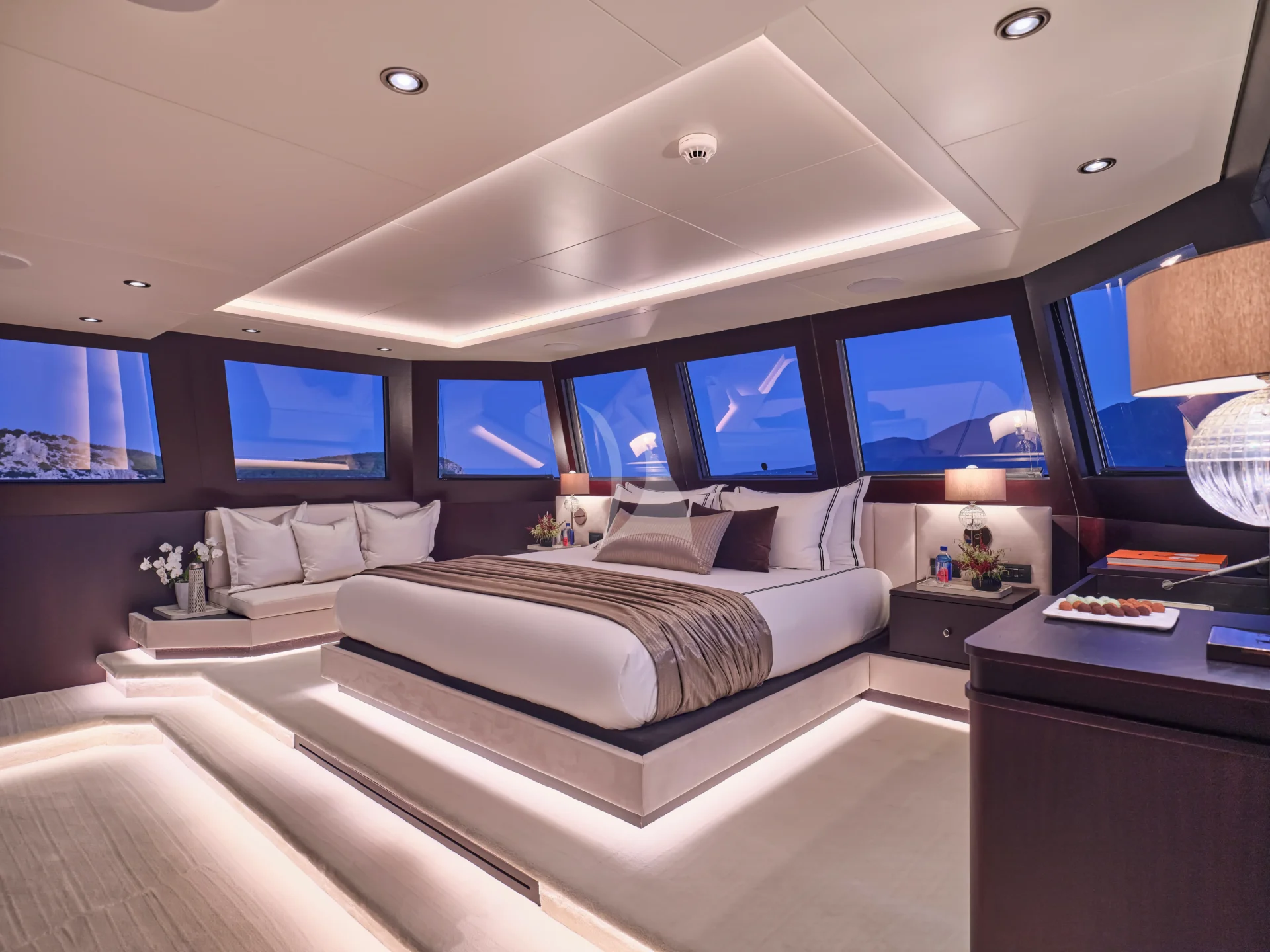 HIGHLANDER Charter Yacht