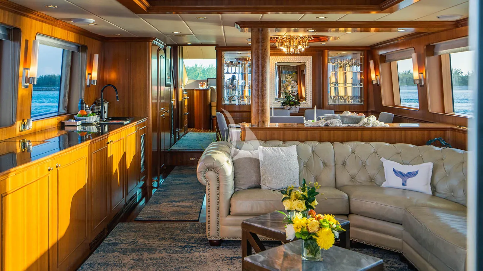 LEXINGTON Charter Yacht