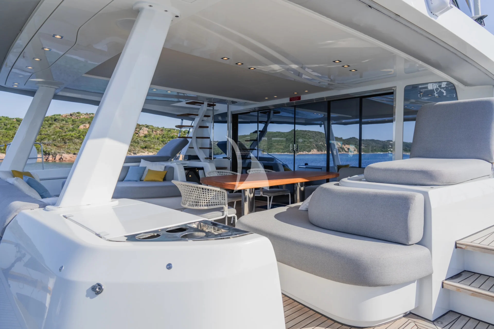 LA DESIRADE Charter Yacht