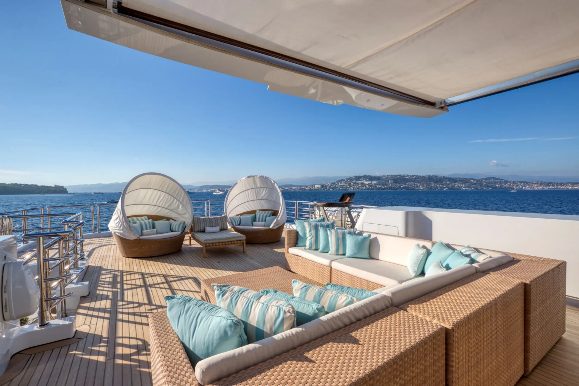 MARAYA Charter Yacht