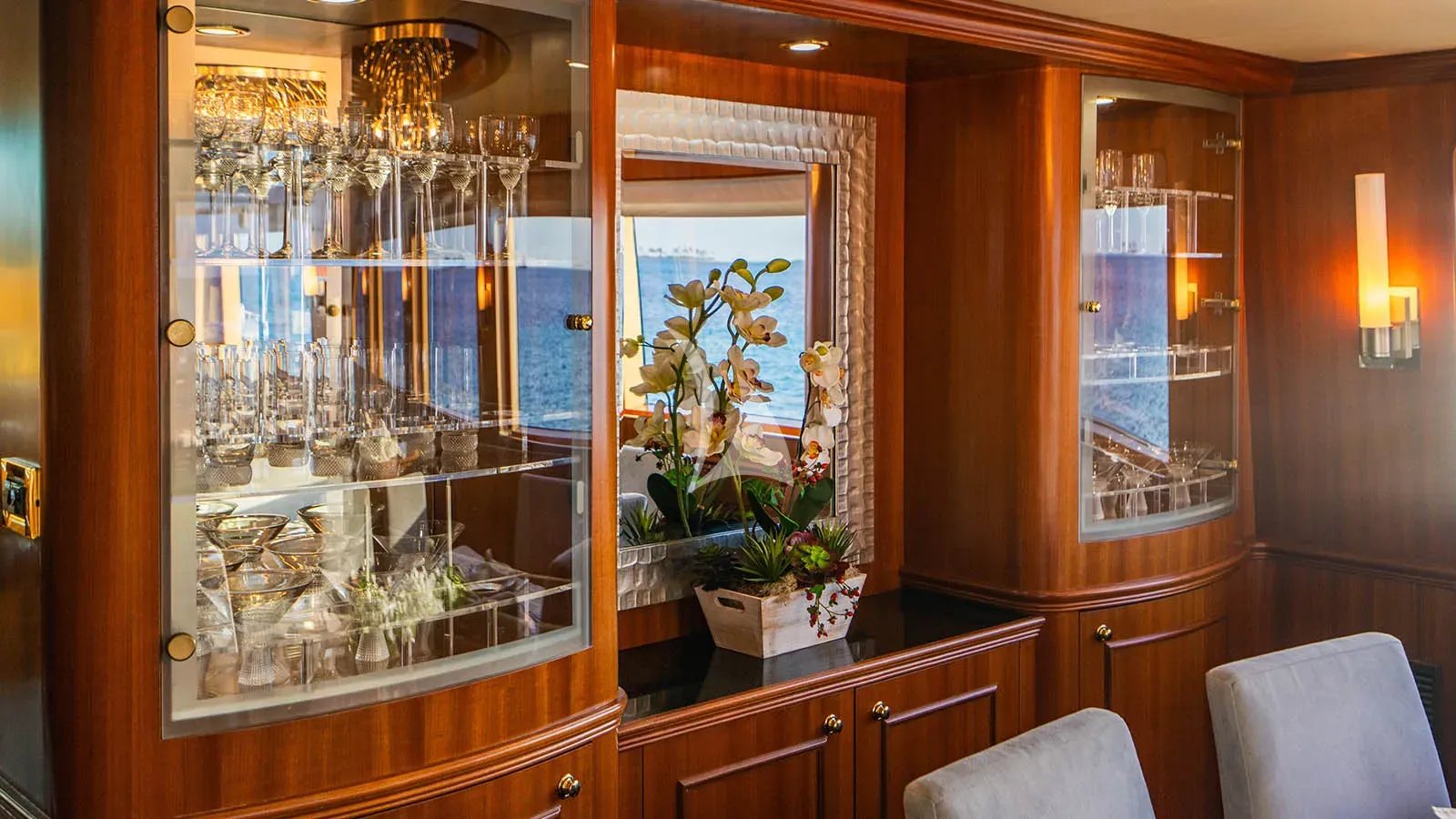 LEXINGTON Charter Yacht
