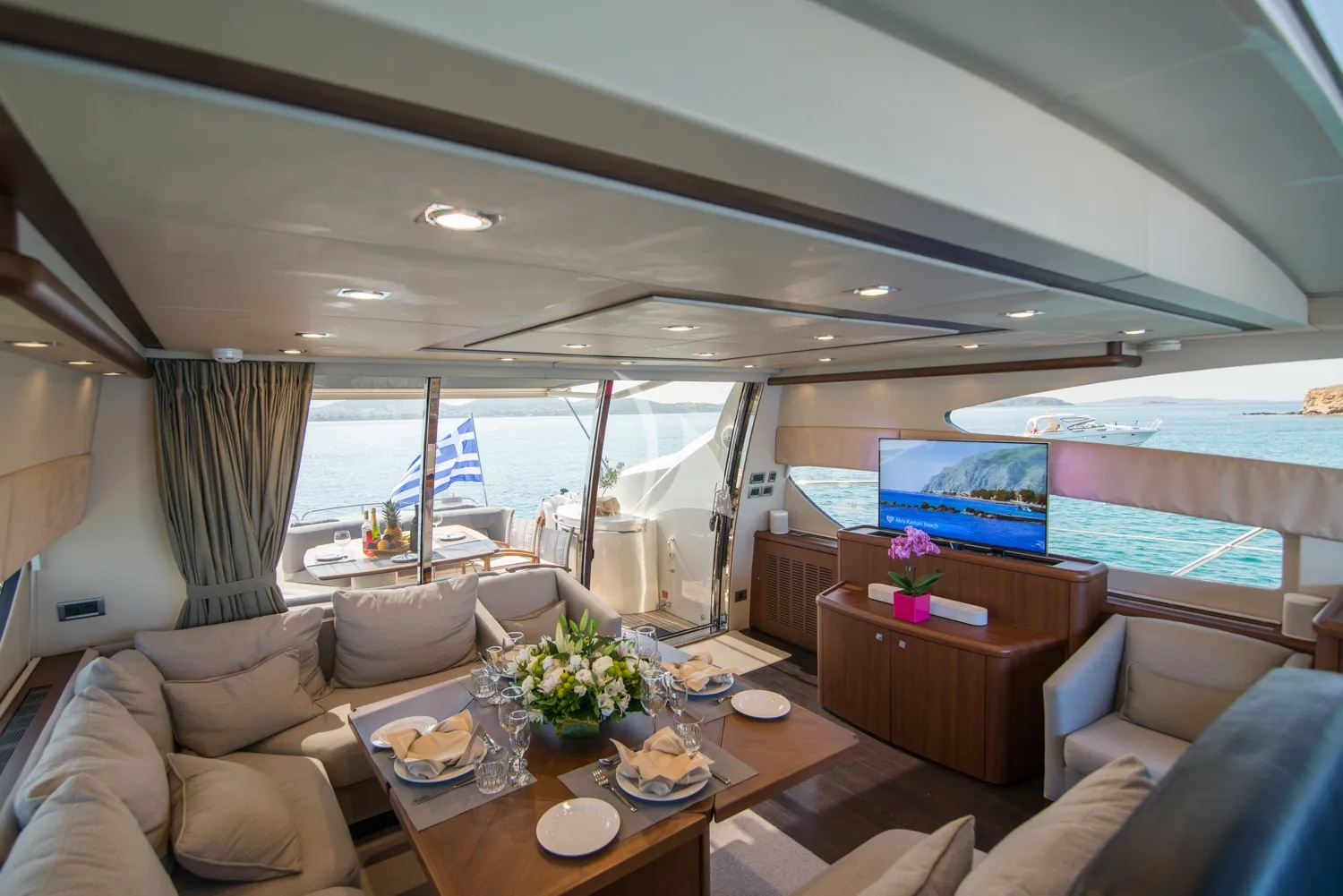 ELENTARI Charter Yacht