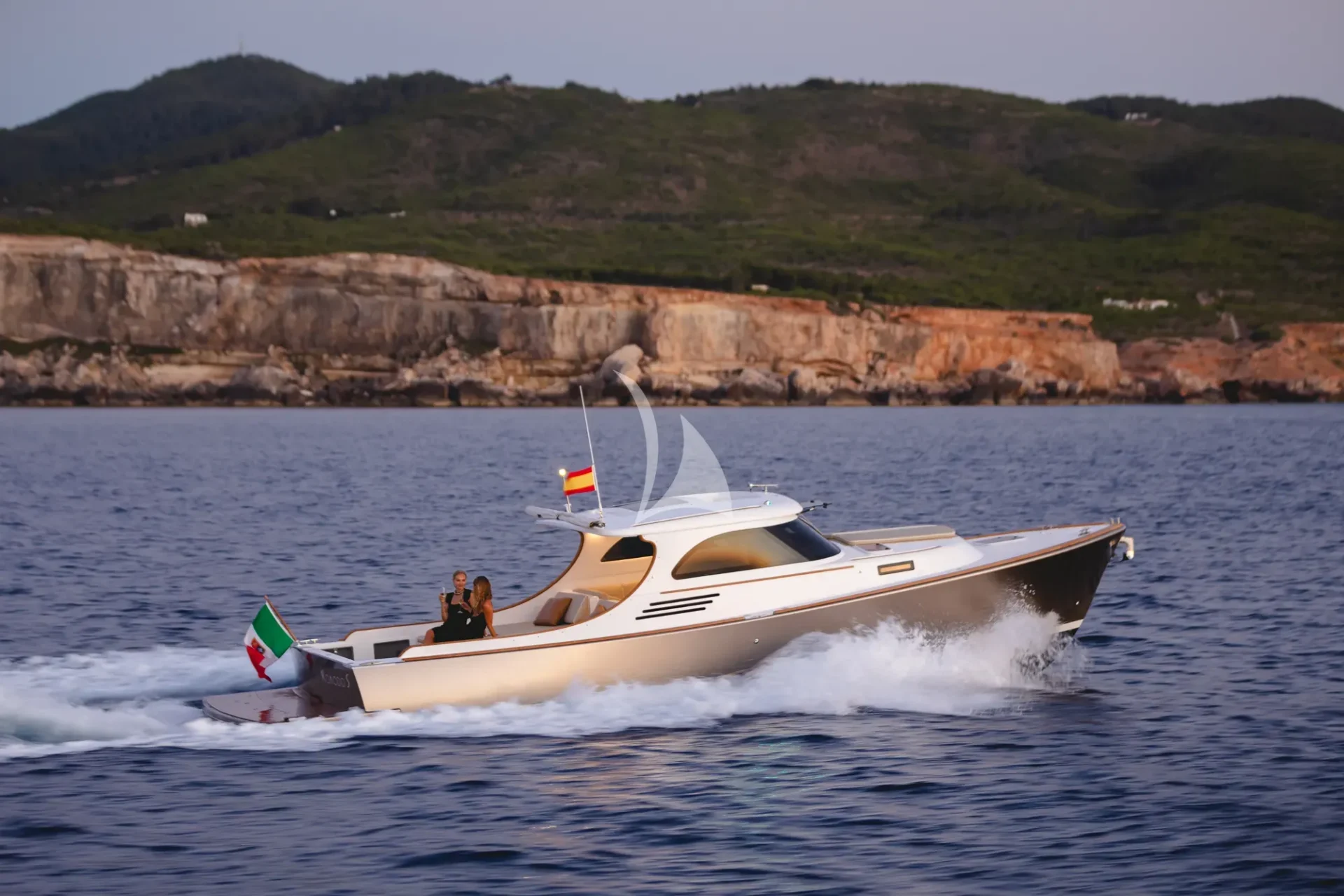 KOMODO Charter Yacht