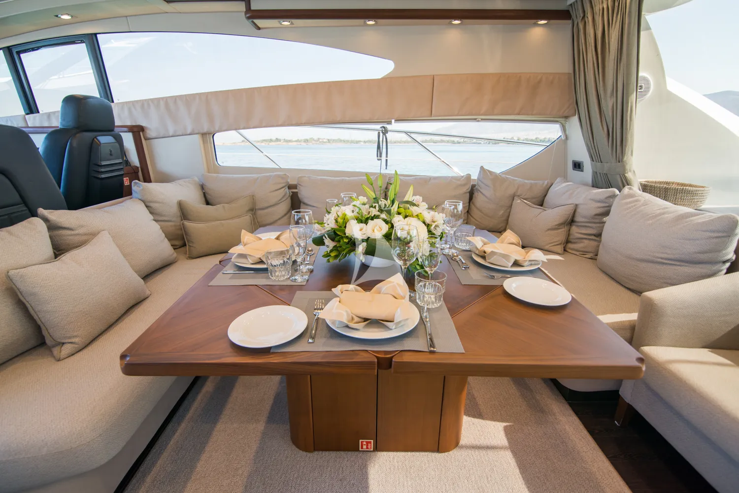 ELENTARI Charter Yacht