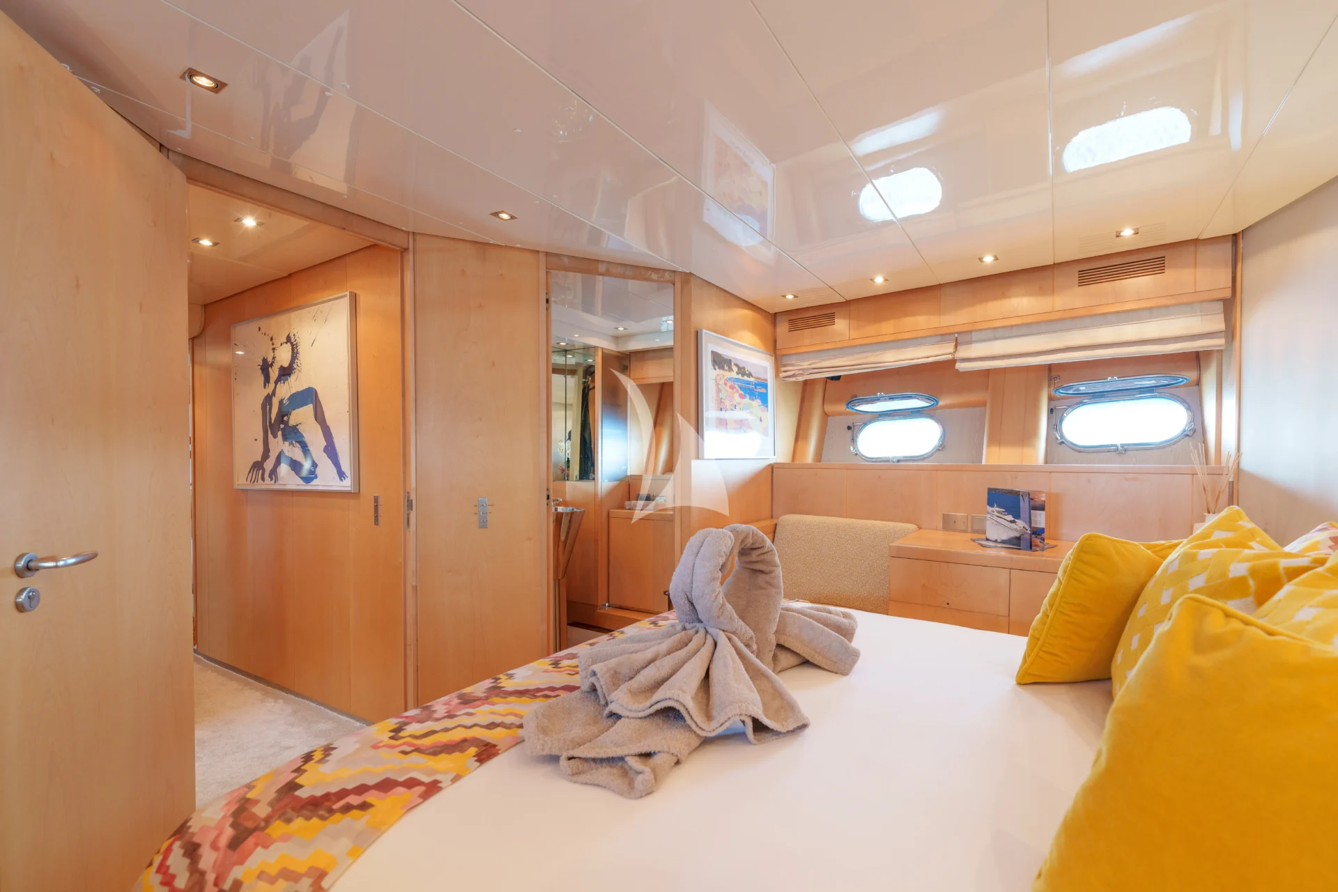 COCA VI Charter Yacht