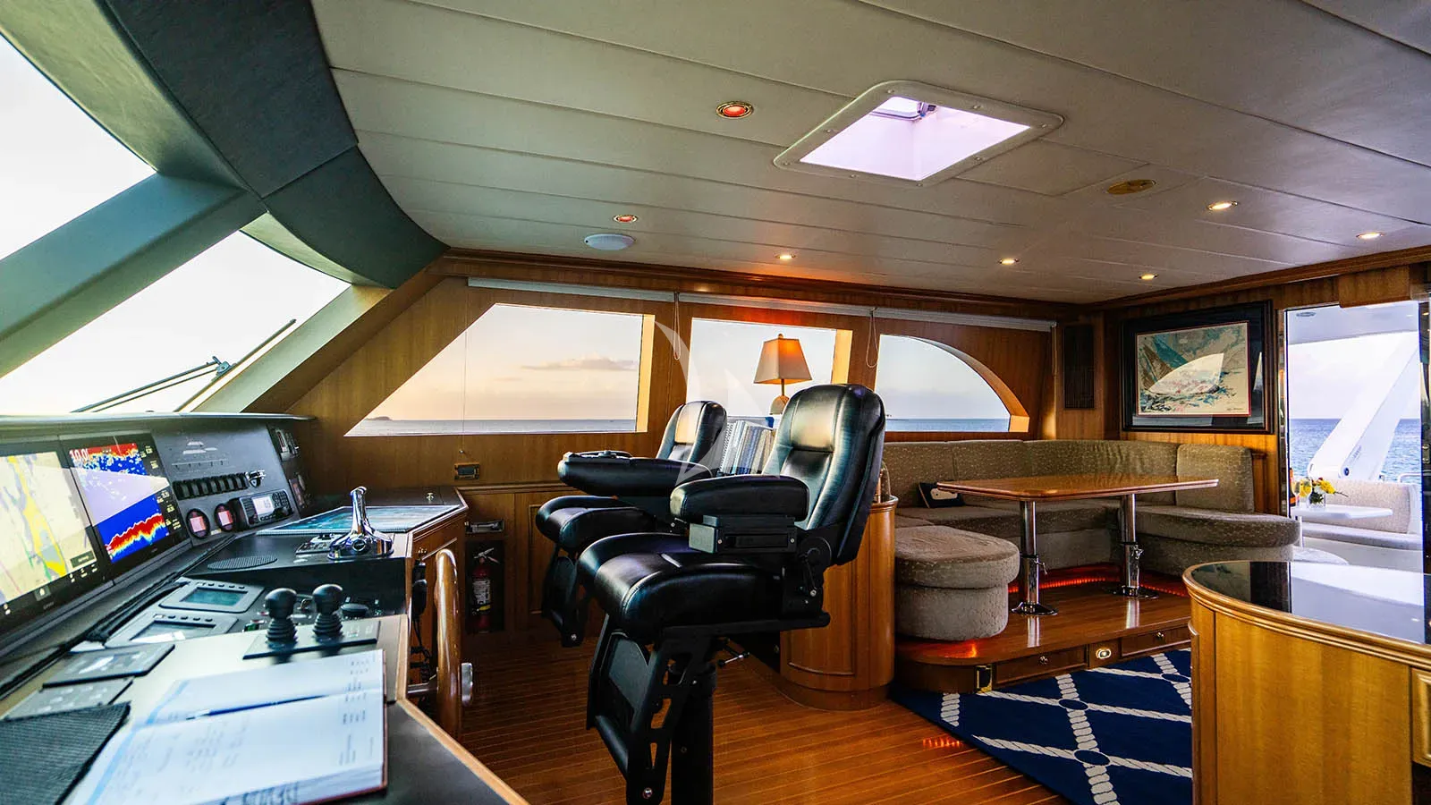 LEXINGTON Charter Yacht