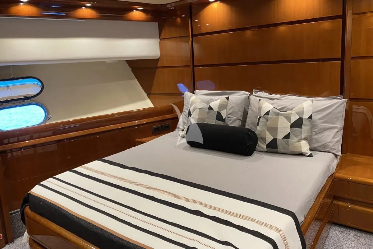MAGIC SIX Charter Yacht