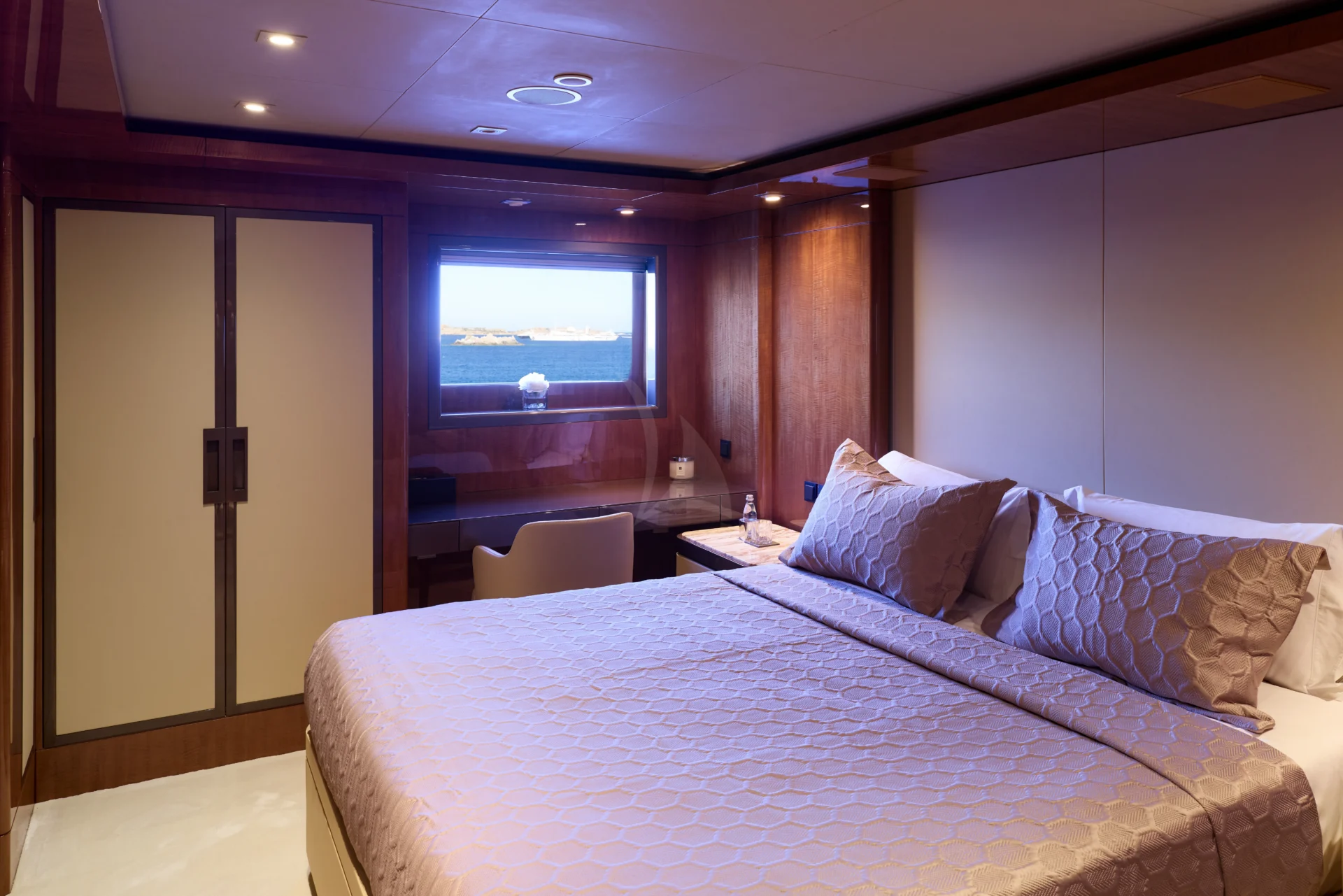 AMARYLLIS Charter Yacht