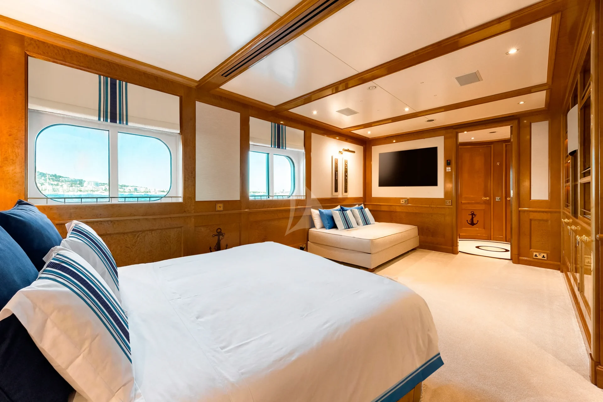 GRAND OCEAN Charter Yacht