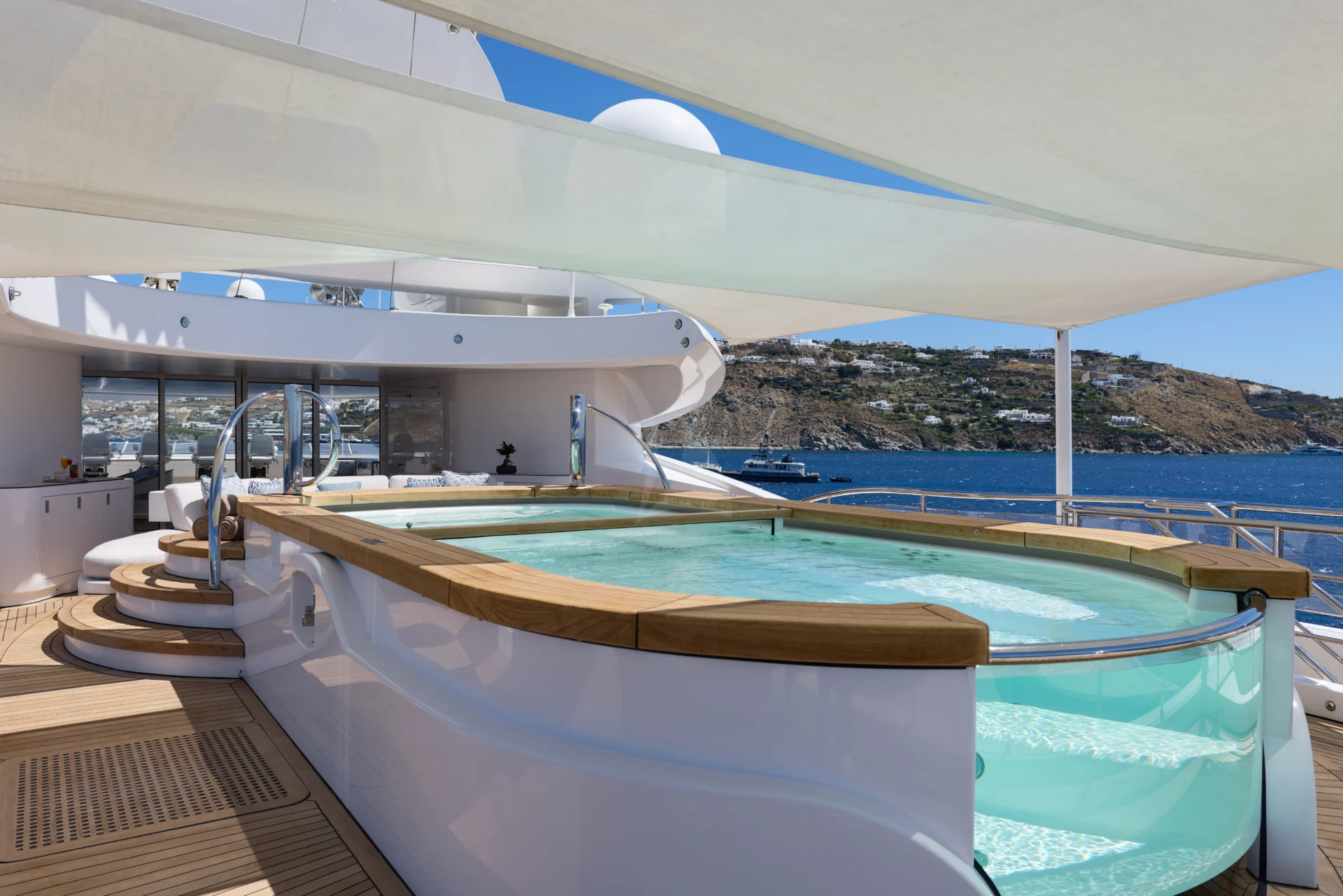 AMARYLLIS Charter Yacht