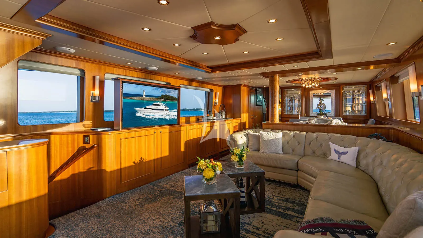 LEXINGTON Charter Yacht