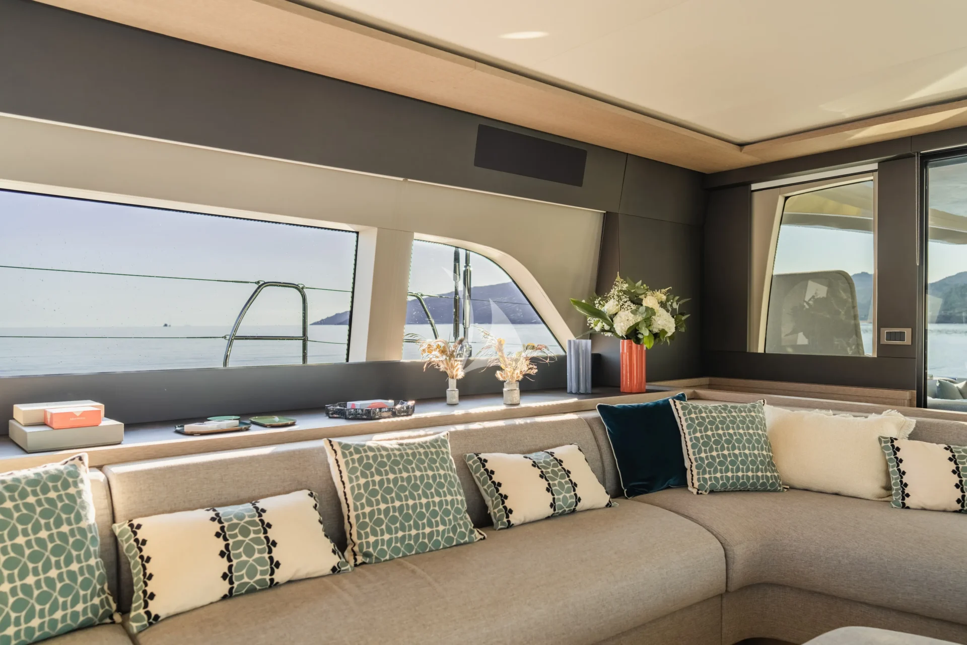 LA DESIRADE Charter Yacht