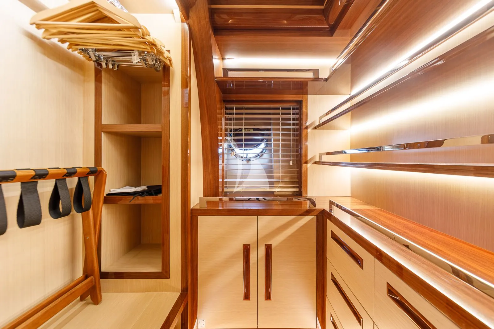 VAY Charter Yacht