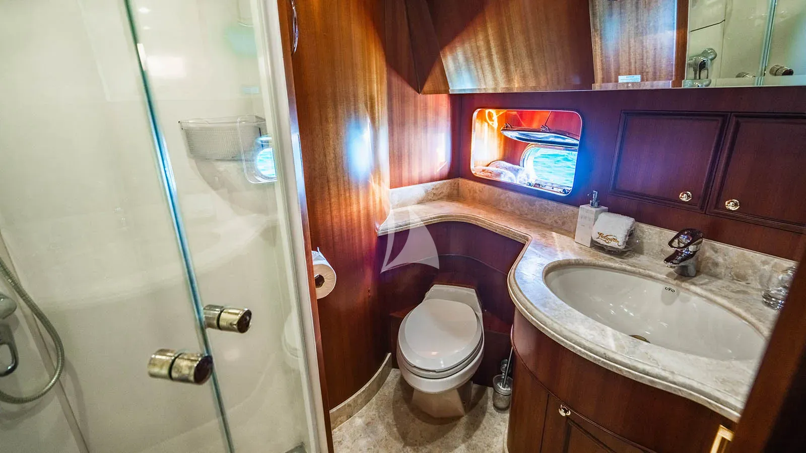 LEXINGTON Charter Yacht