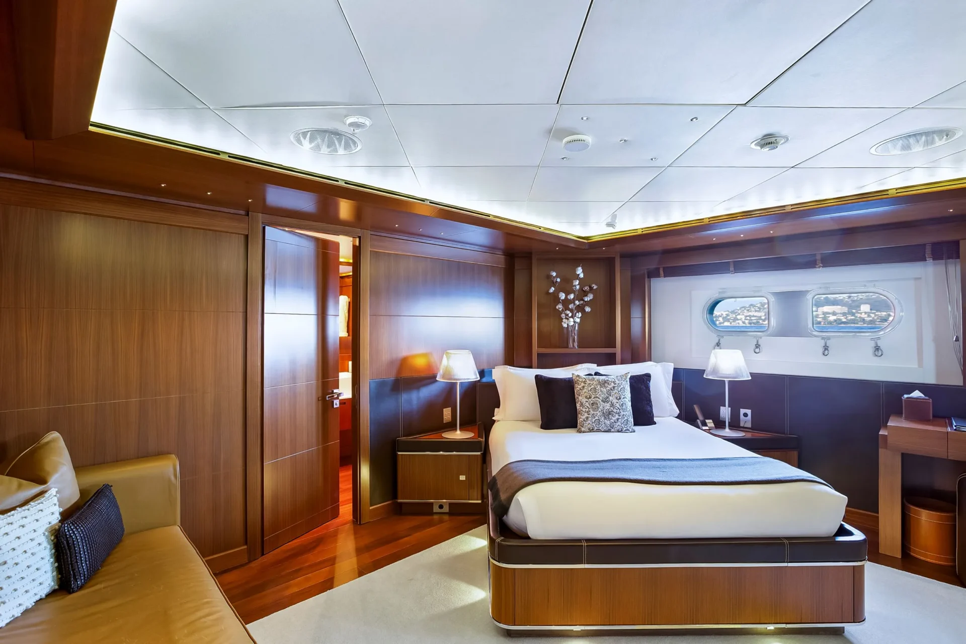 MARAYA Charter Yacht