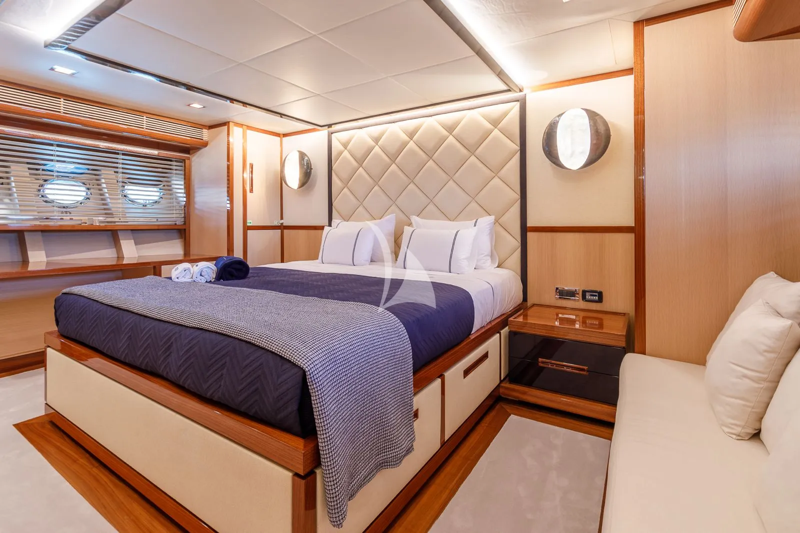 VAY Charter Yacht