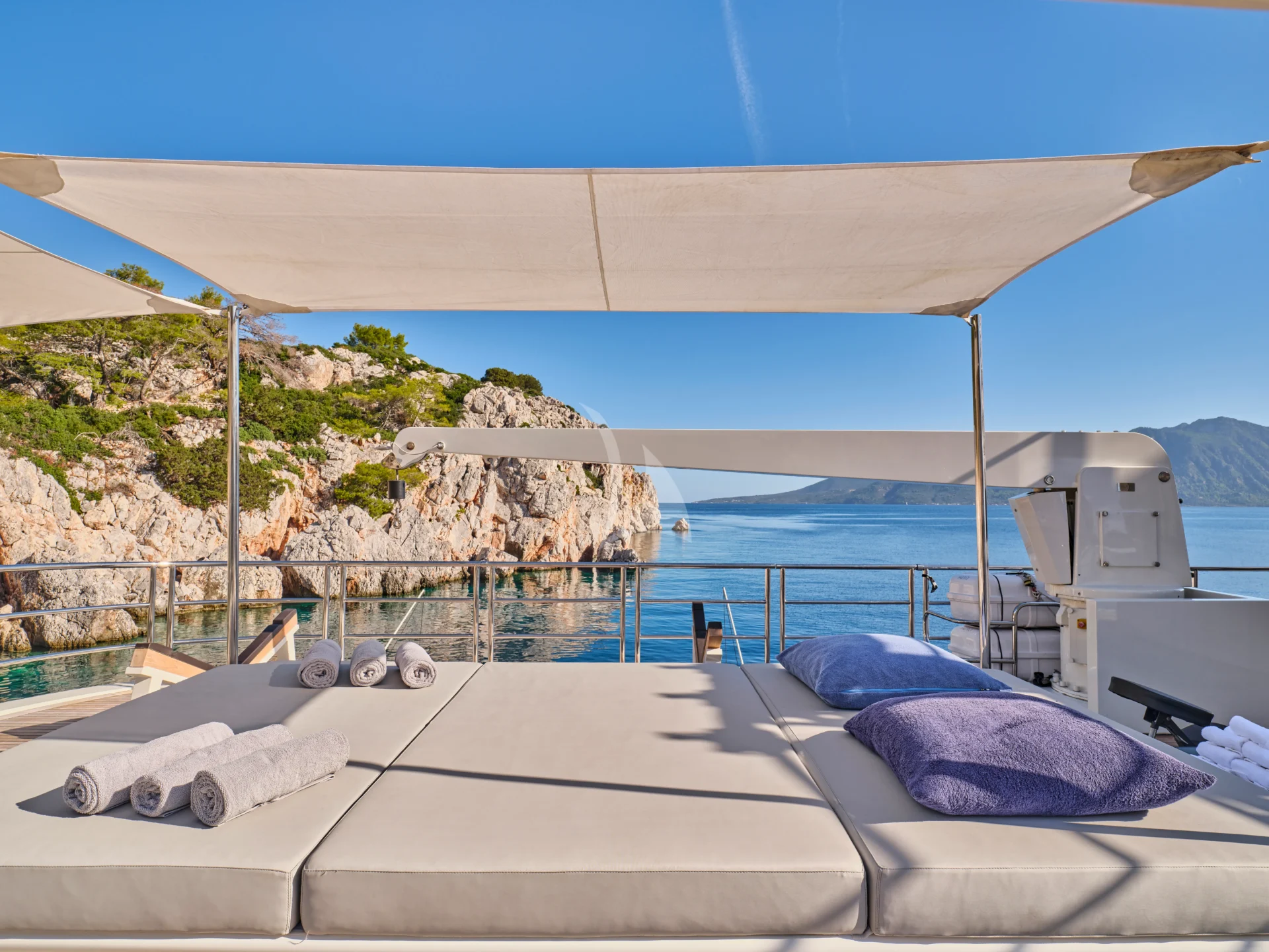 HIGHLANDER Charter Yacht