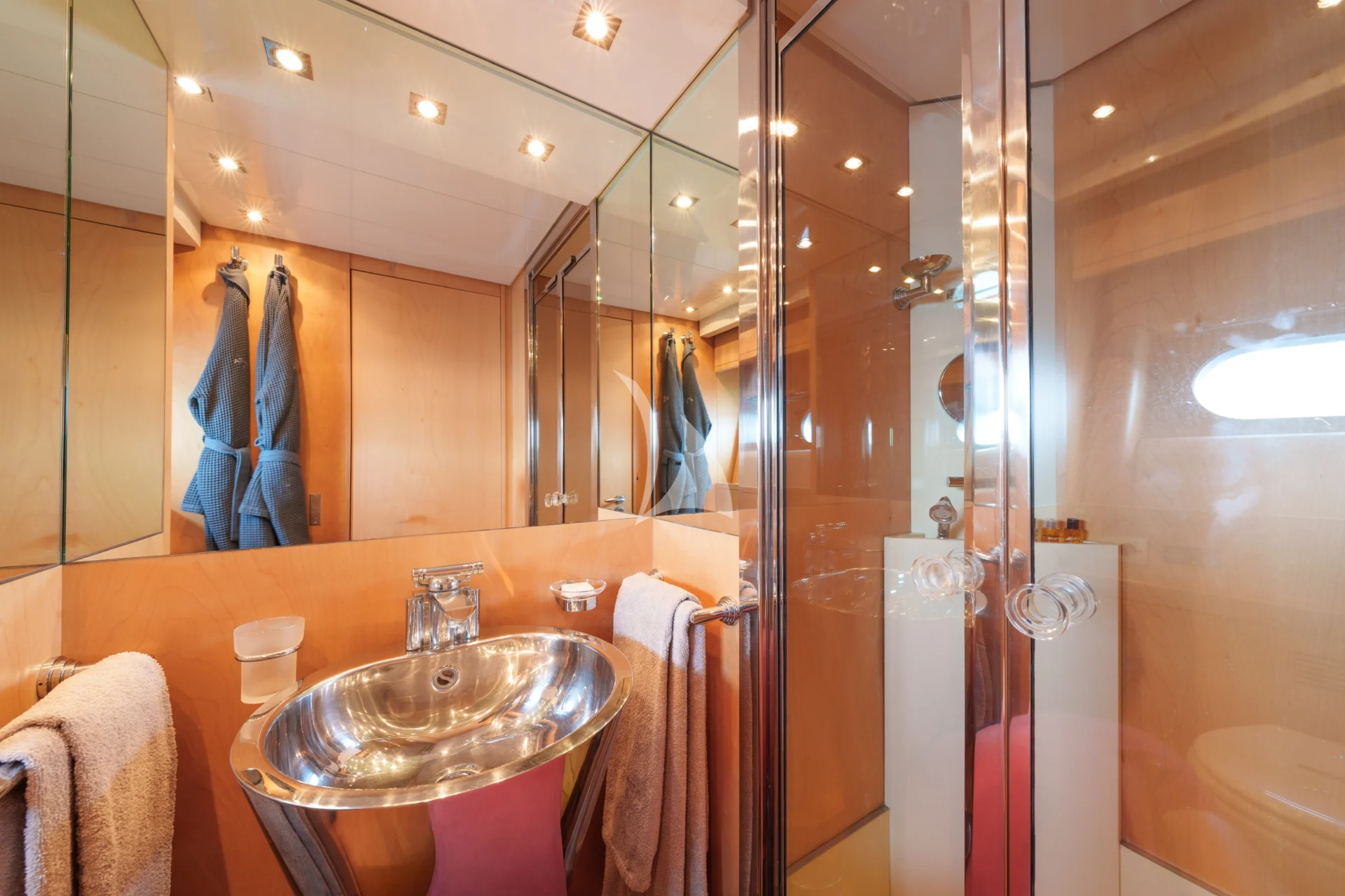 COCA VI Charter Yacht
