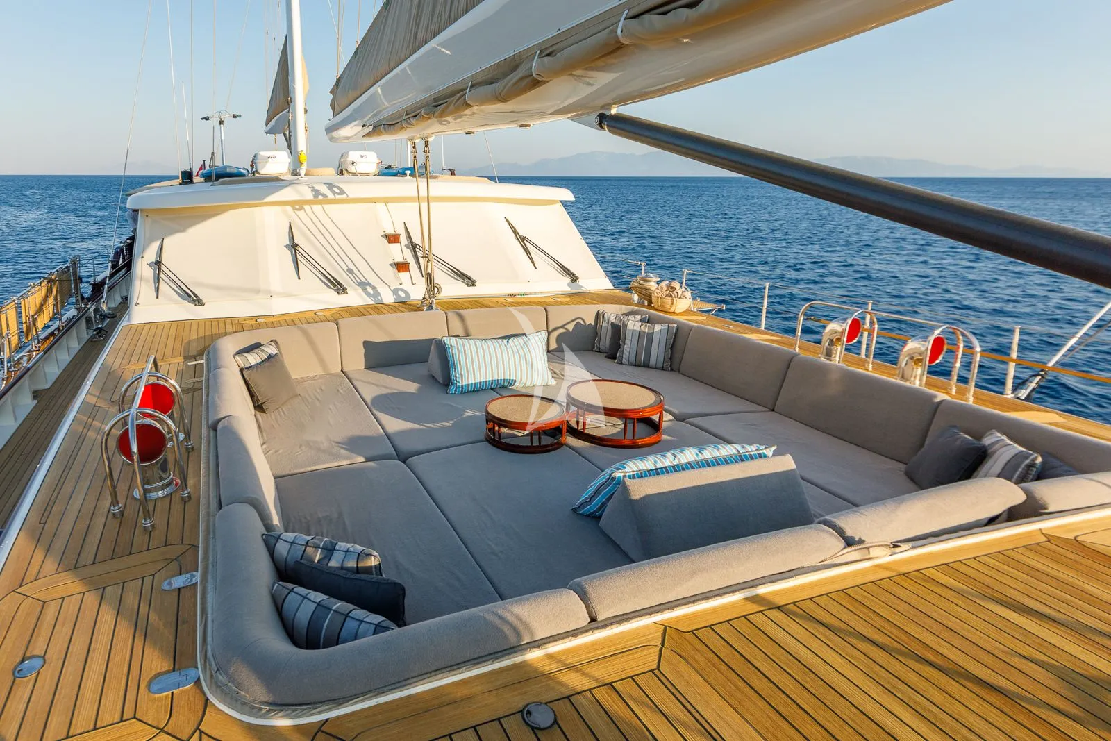 ZELDA Charter Yacht