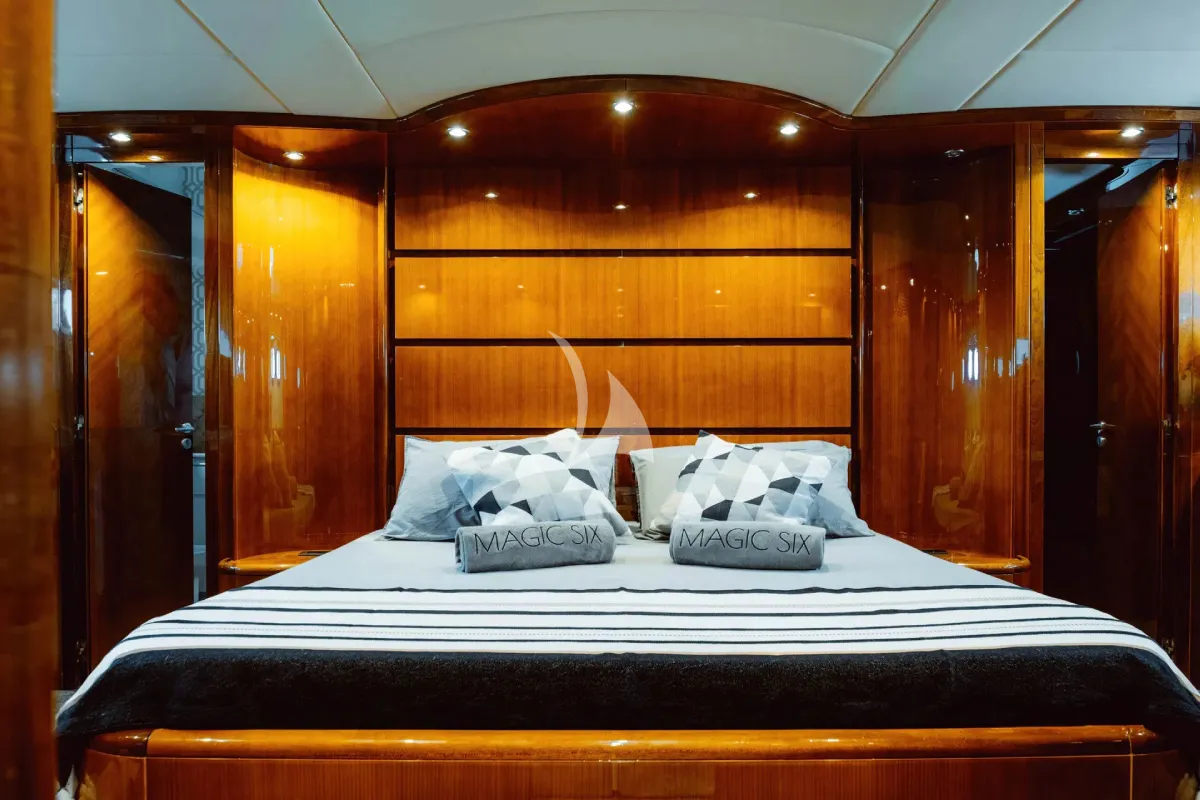 MAGIC SIX Charter Yacht
