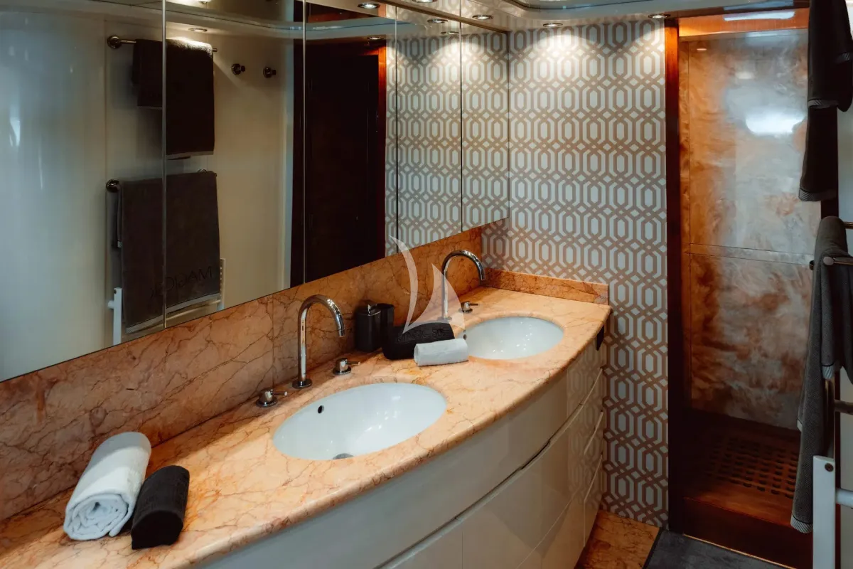 MAGIC SIX Charter Yacht
