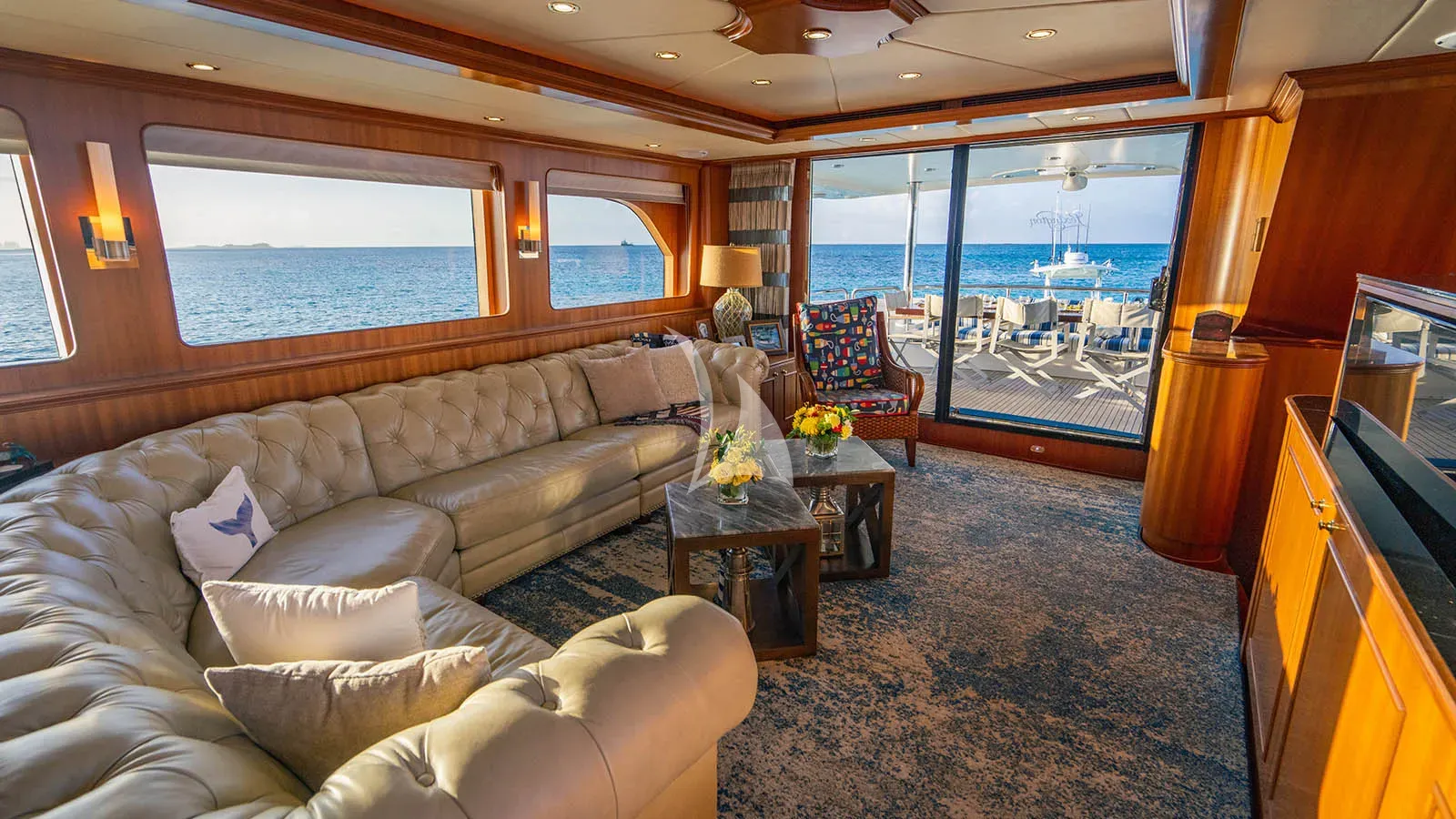 LEXINGTON Charter Yacht