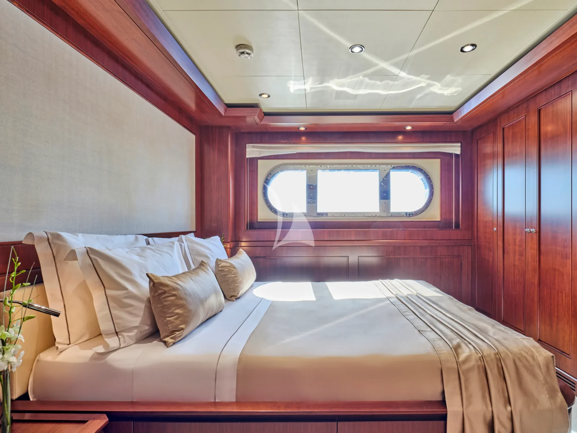 PALATIAL Charter Yacht