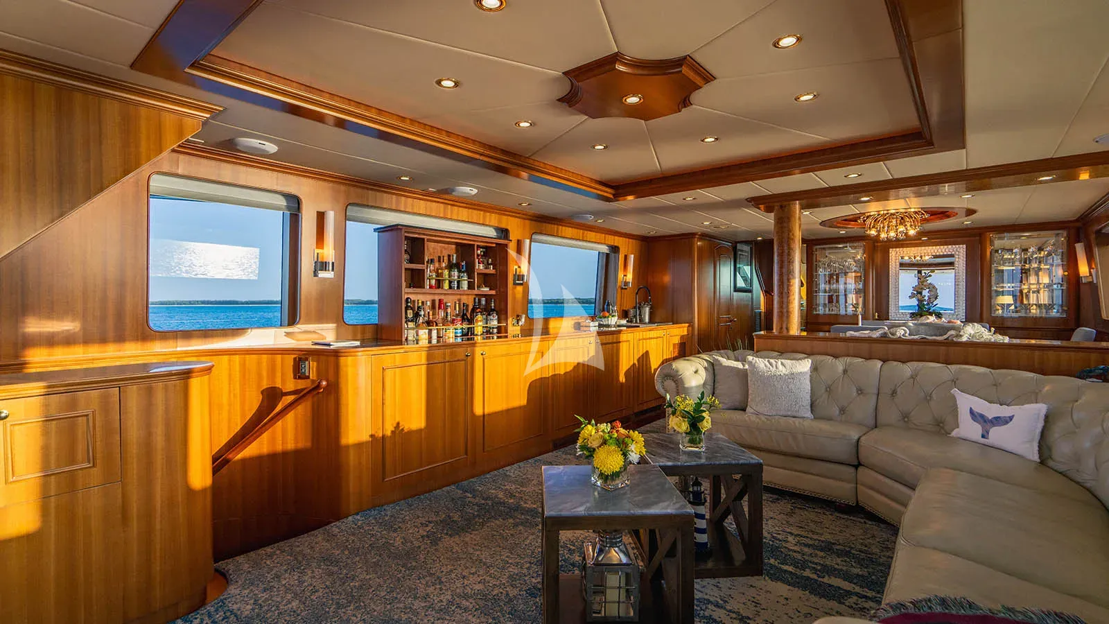 LEXINGTON Charter Yacht