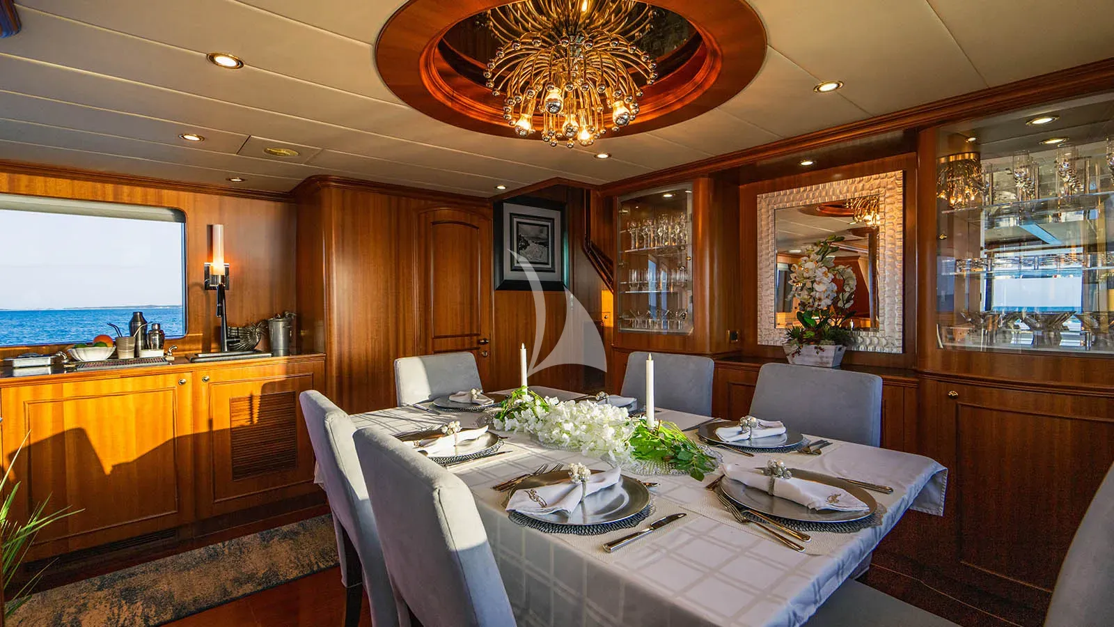 LEXINGTON Charter Yacht
