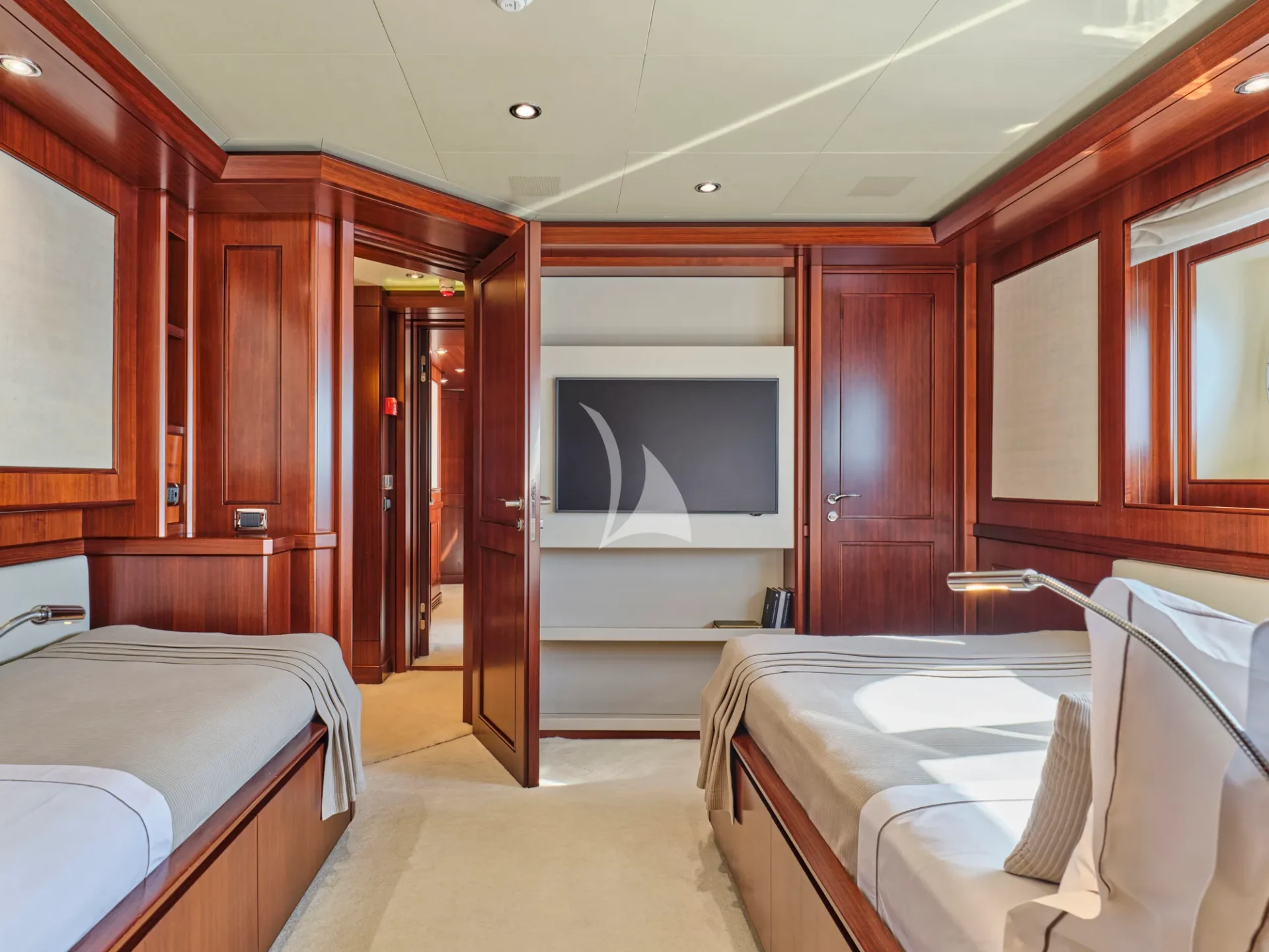 PALATIAL Charter Yacht