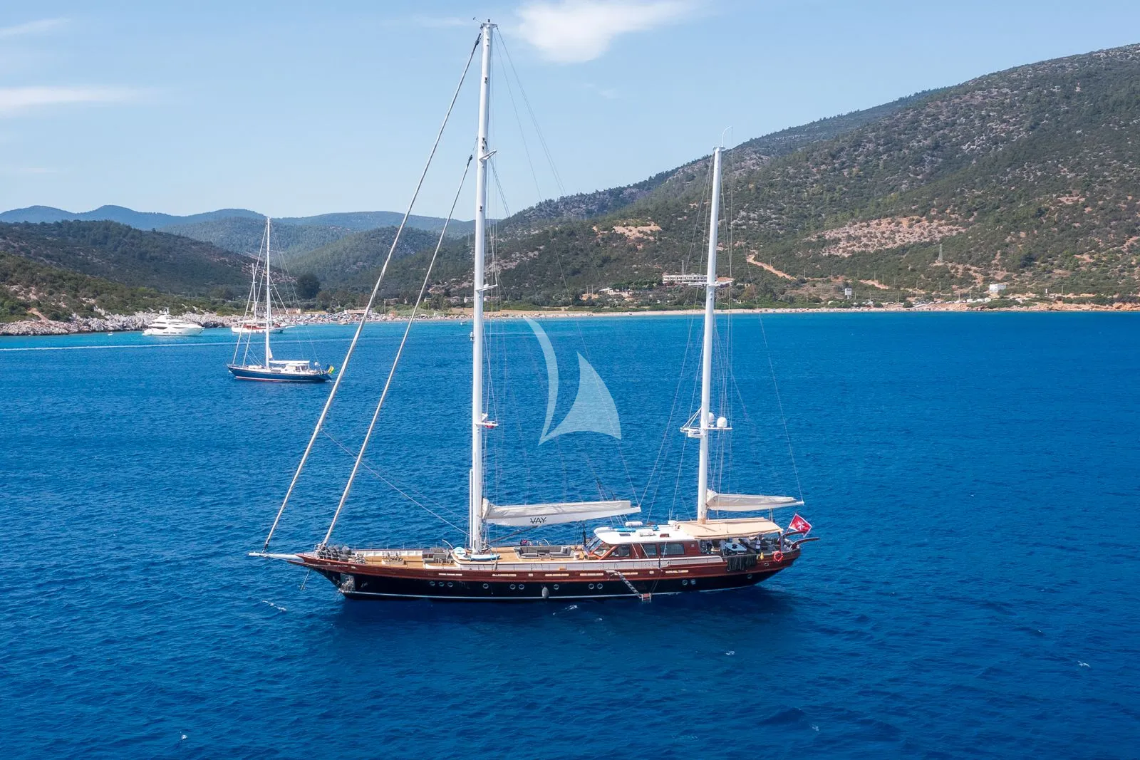 VAY Charter Yacht