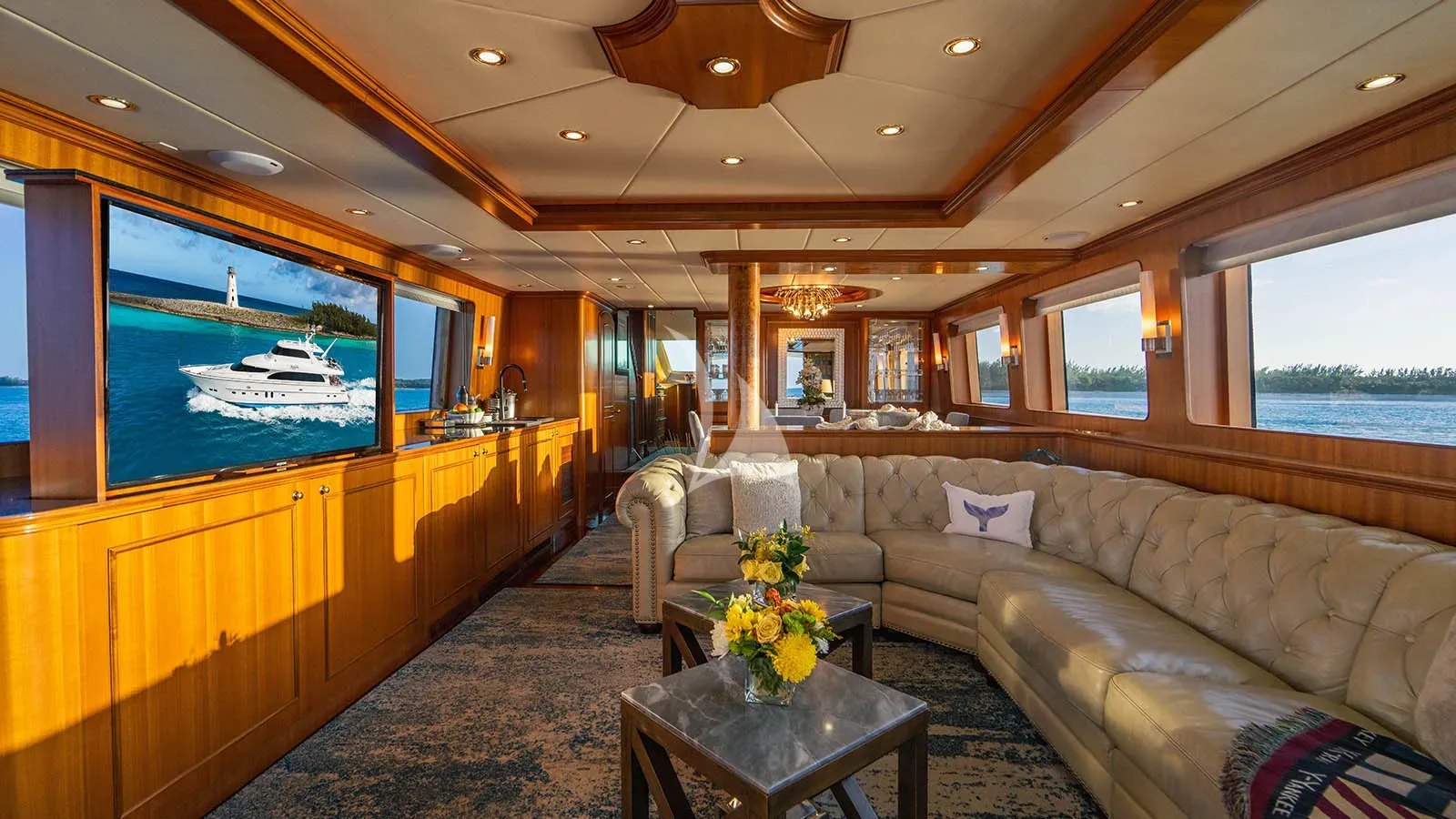 LEXINGTON Charter Yacht