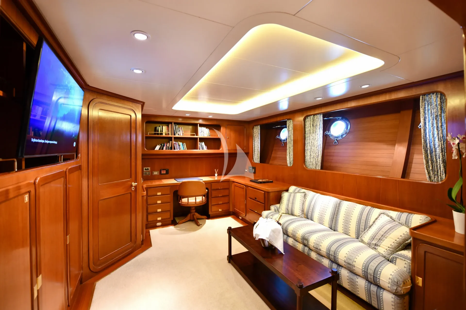 Tamarita Charter Yacht