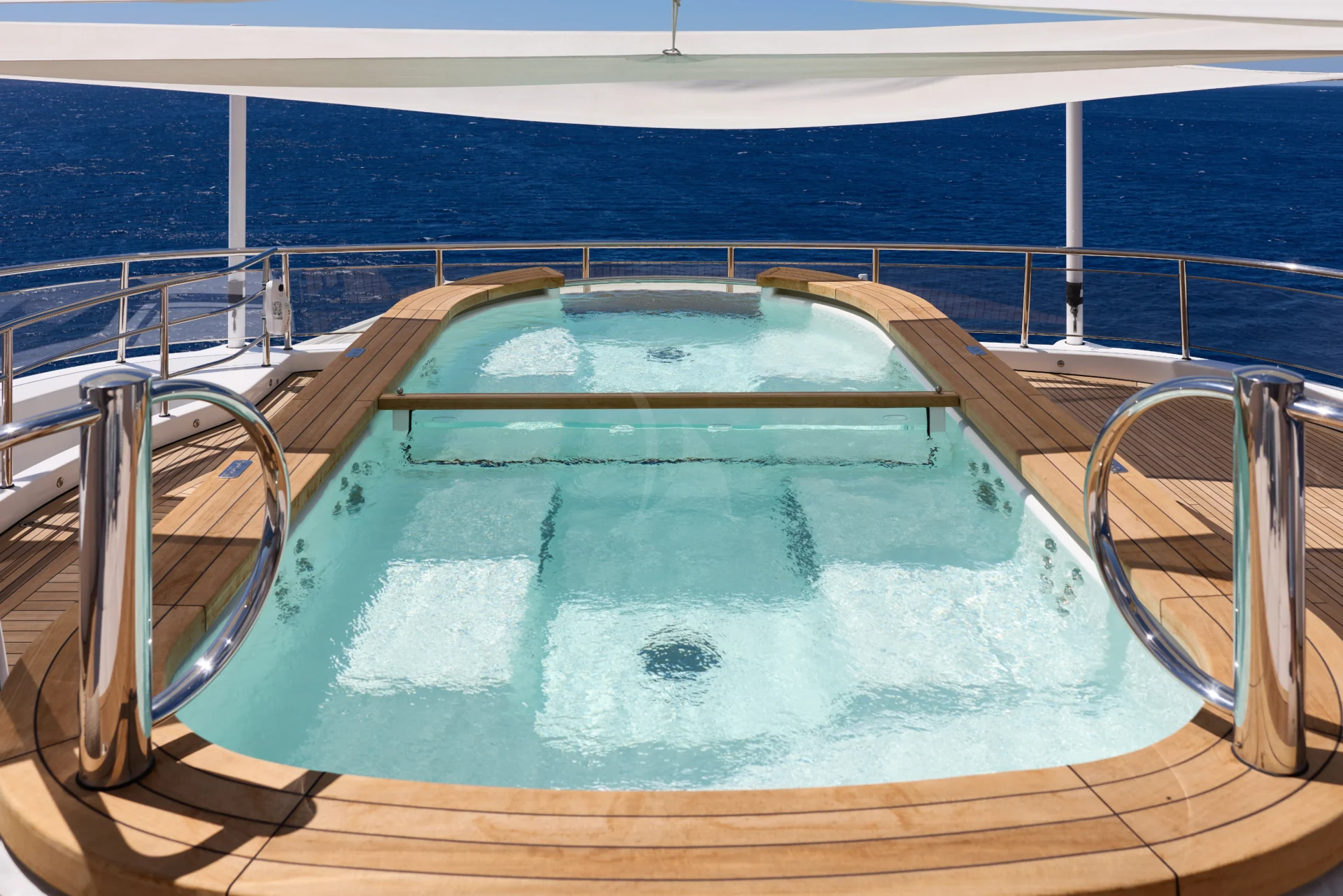 AMARYLLIS Charter Yacht